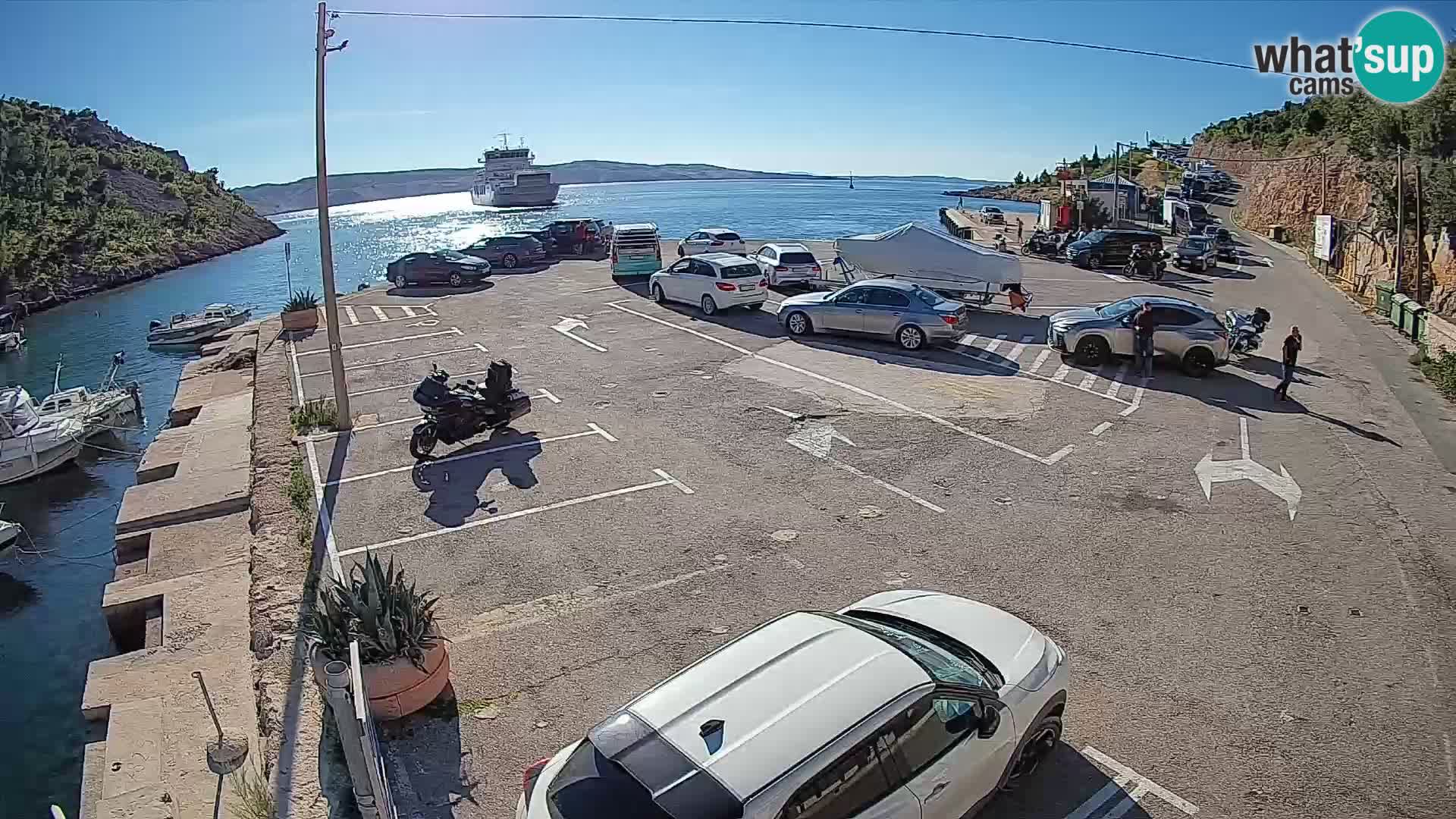 Webcam del puerto de ferris de Prizna – hacia la isla de Pag