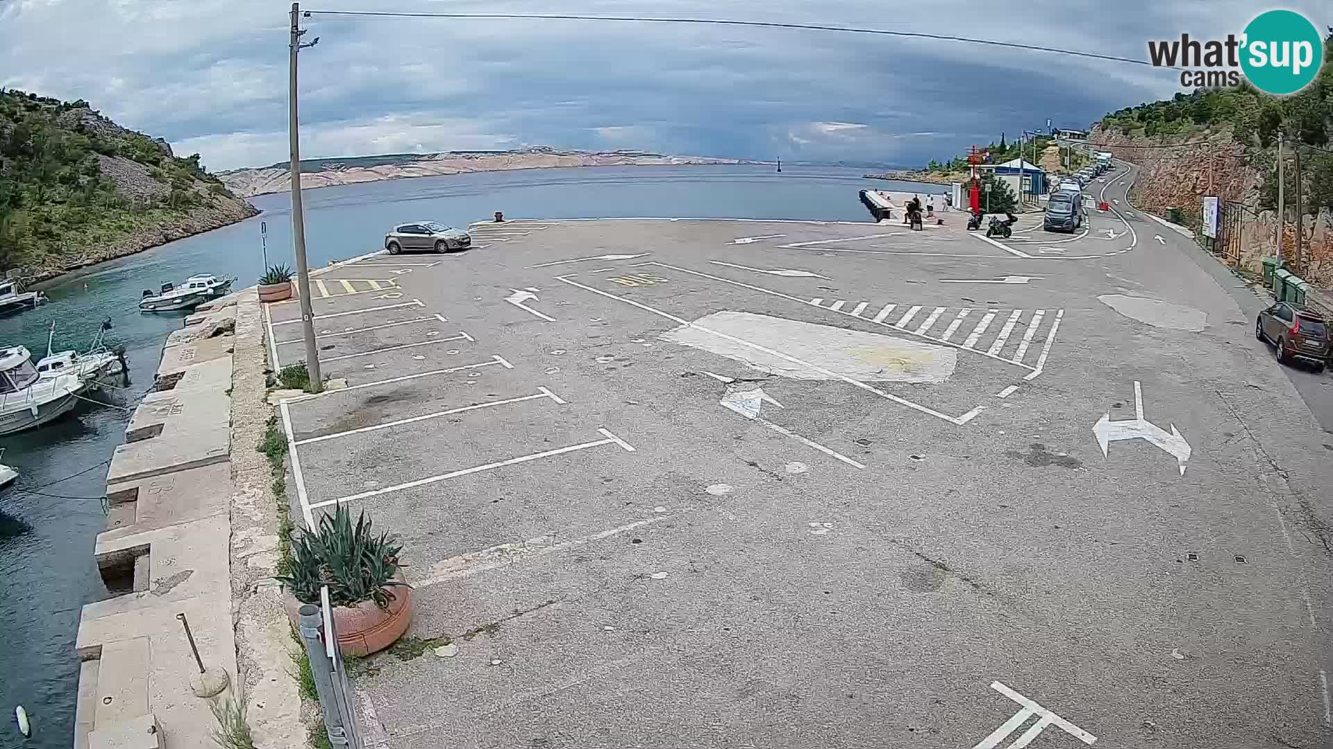 Webcam del puerto de ferris de Prizna – hacia la isla de Pag