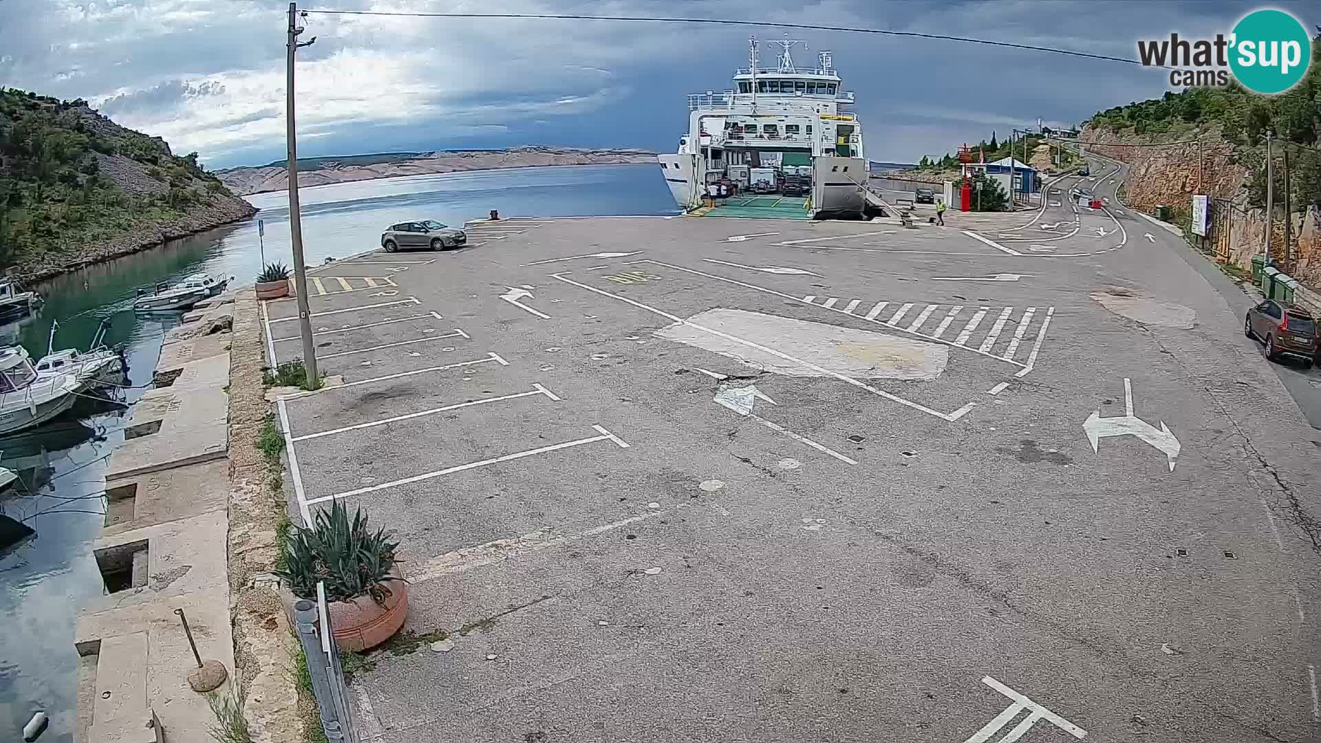 Webcam del puerto de ferris de Prizna – hacia la isla de Pag