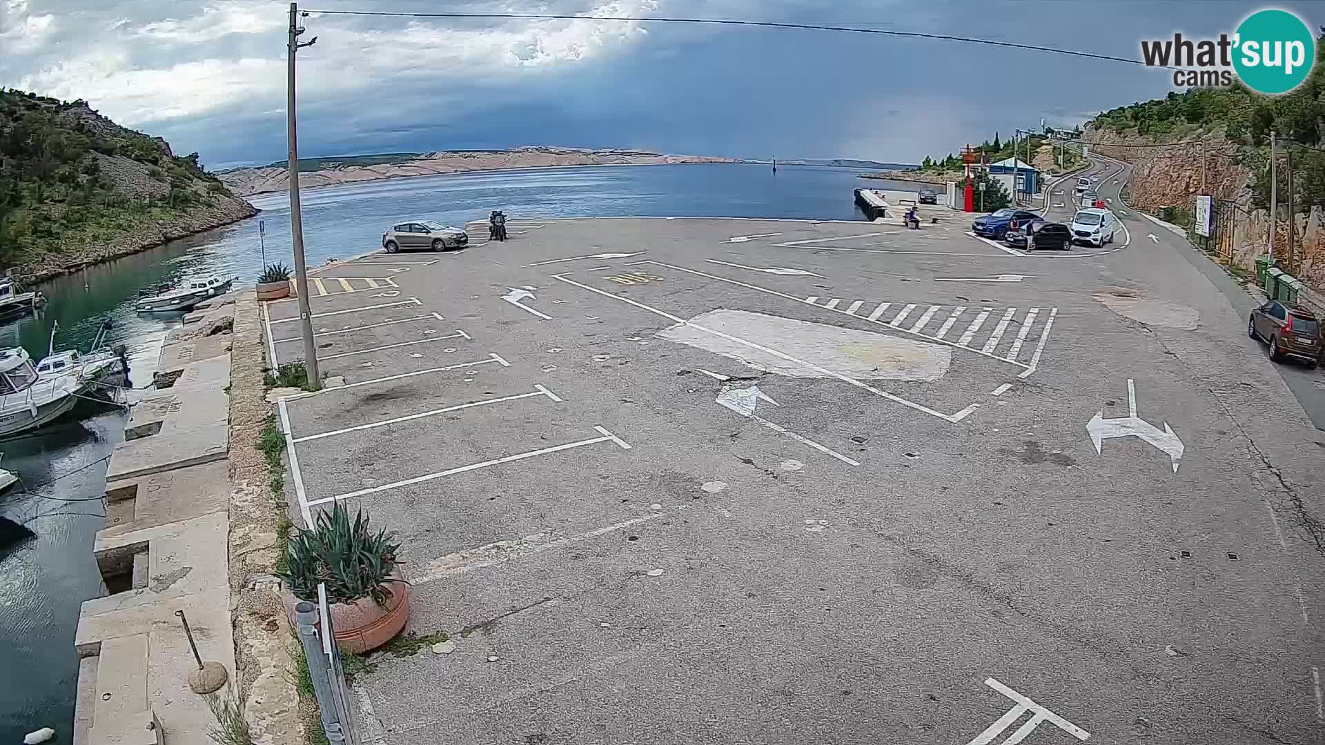Webcam del puerto de ferris de Prizna – hacia la isla de Pag
