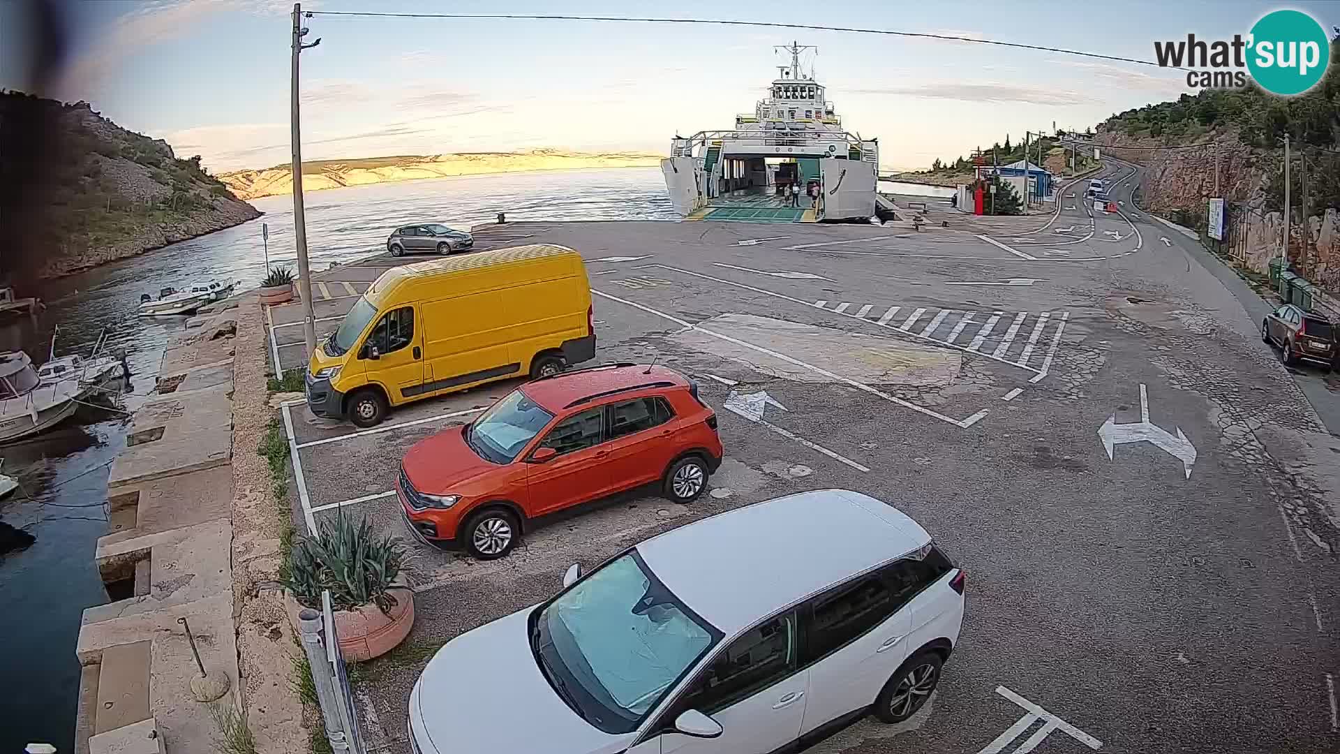 Webcam Prizna ferry port to Pag island