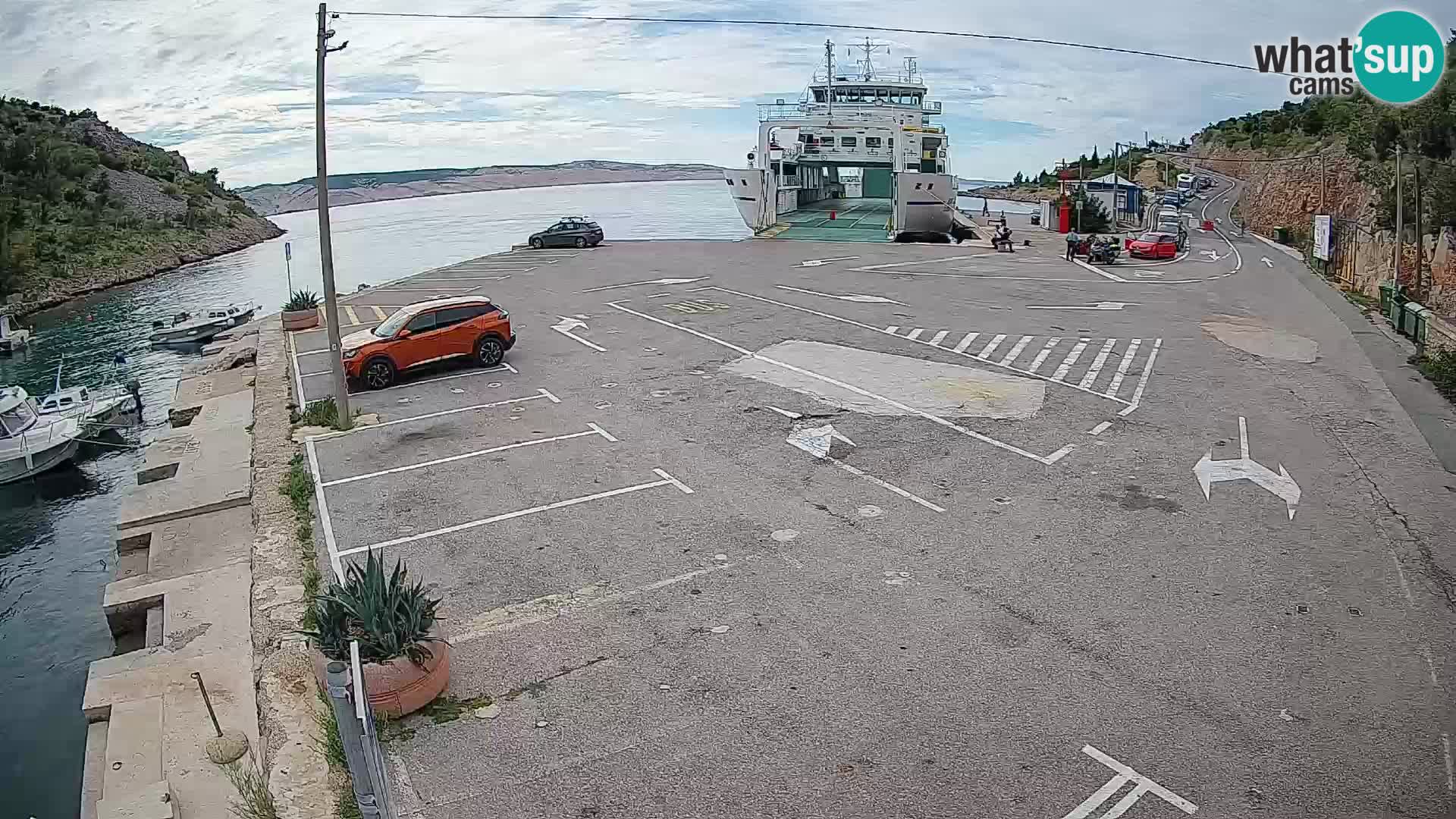 Webcam del puerto de ferris de Prizna – hacia la isla de Pag