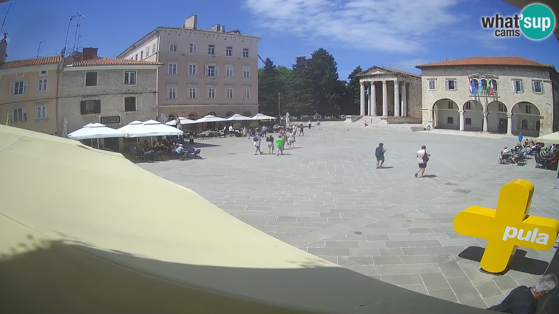 Pula – Live view of the Forum and the Tample of Augustus