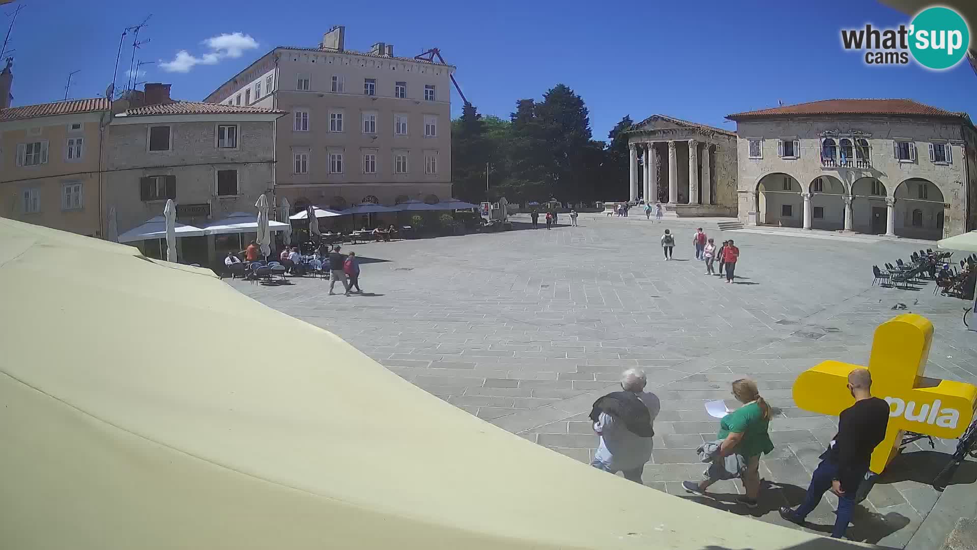 Pula – Live view of the Forum and the Tample of Augustus
