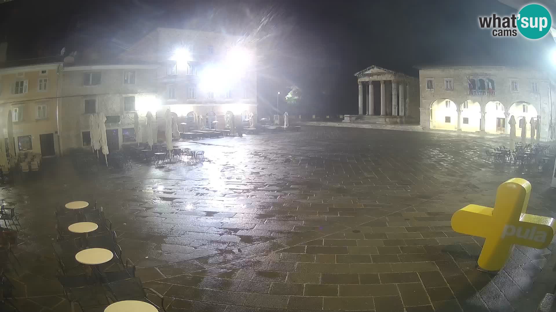 Pula – Live view of the Forum and the Tample of Augustus