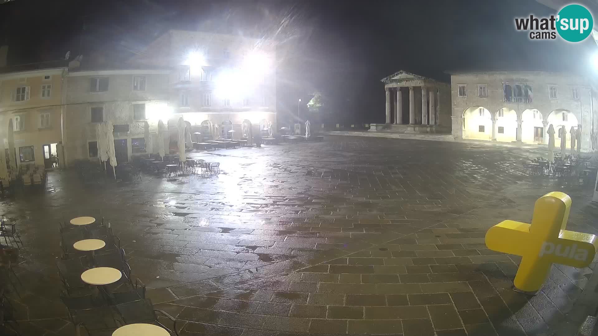 Pula – Live view of the Forum and the Tample of Augustus