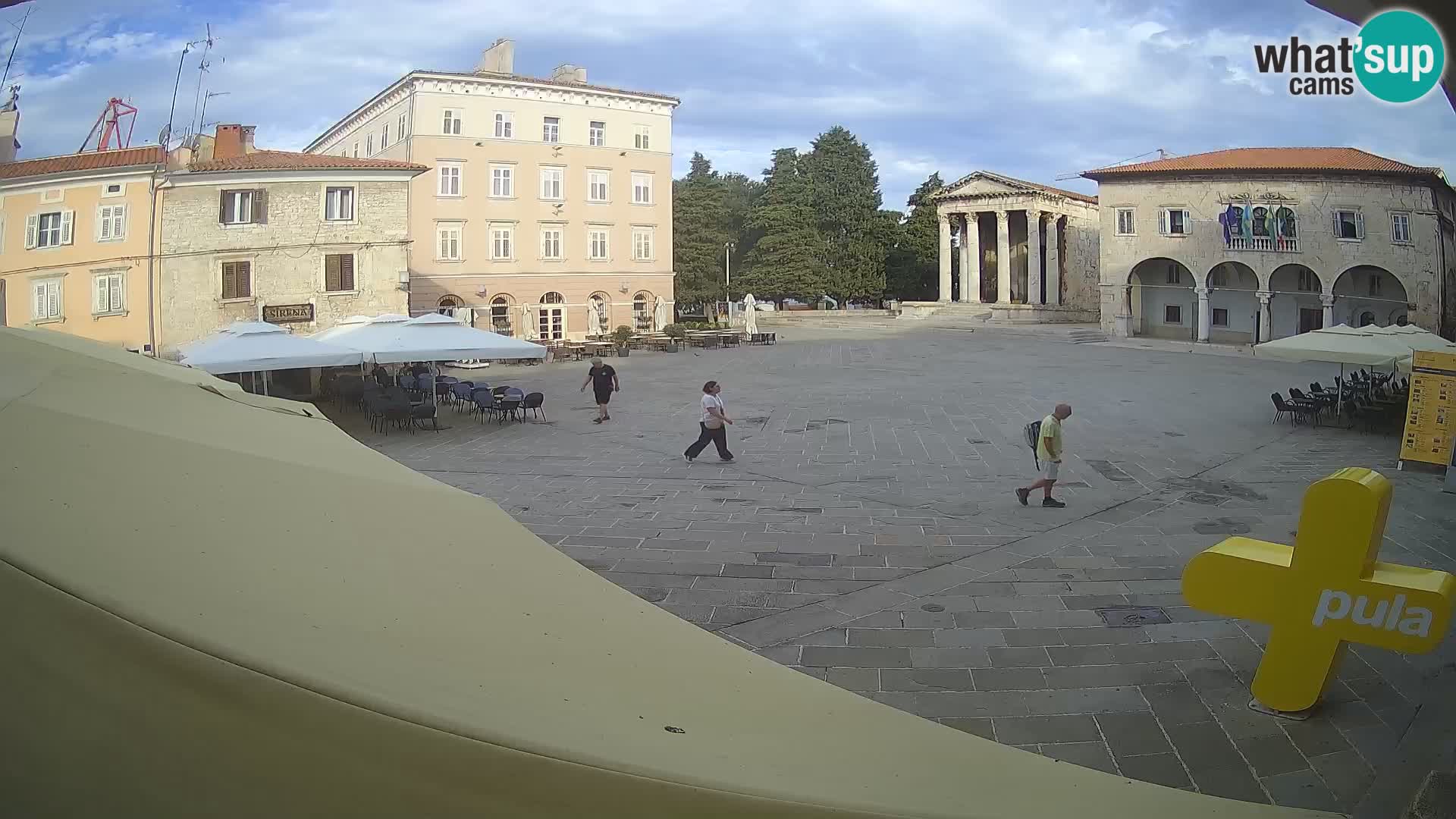 Pula – Live view of the Forum and the Tample of Augustus