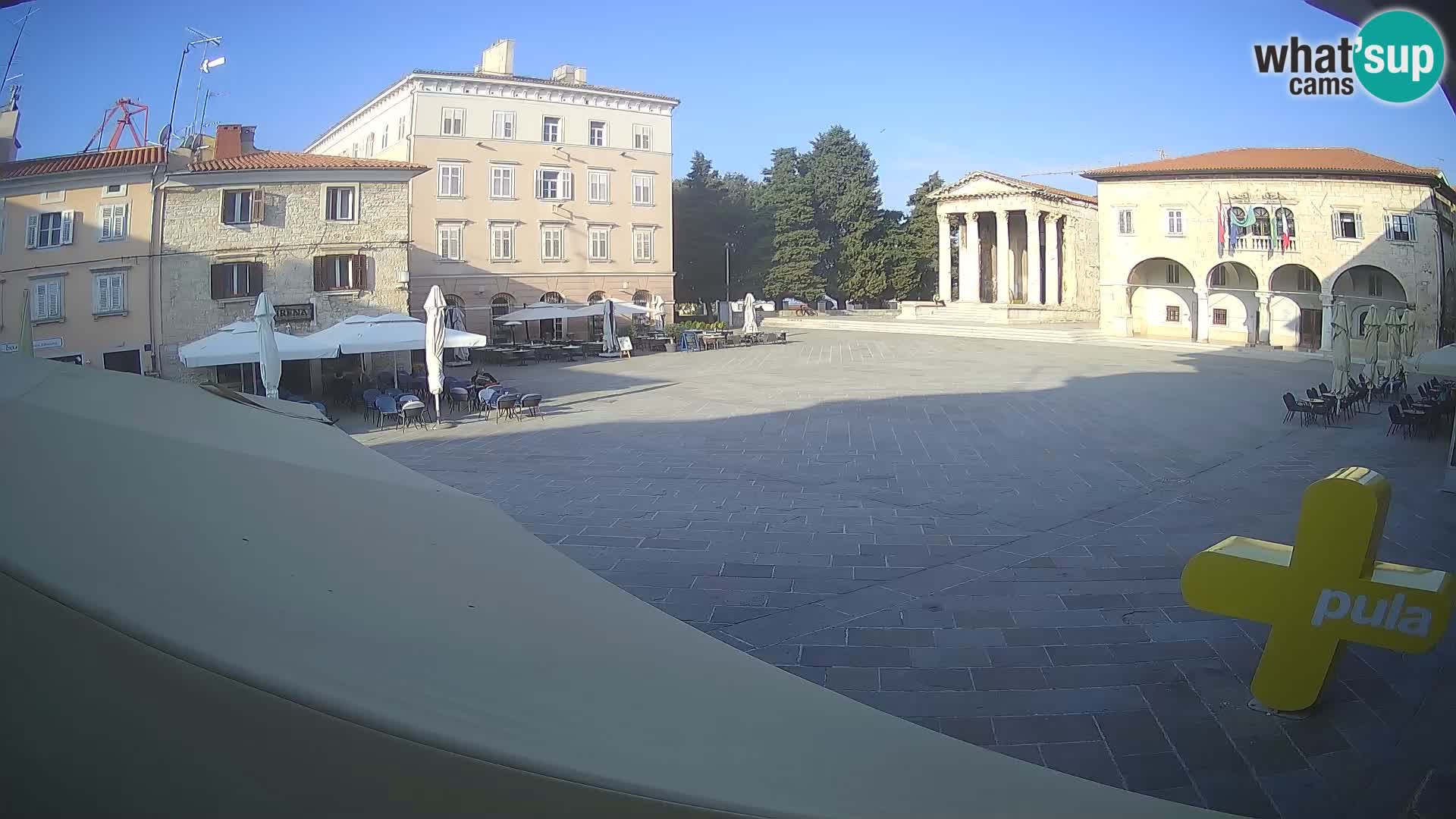 Pula – Live view of the Forum and the Tample of Augustus