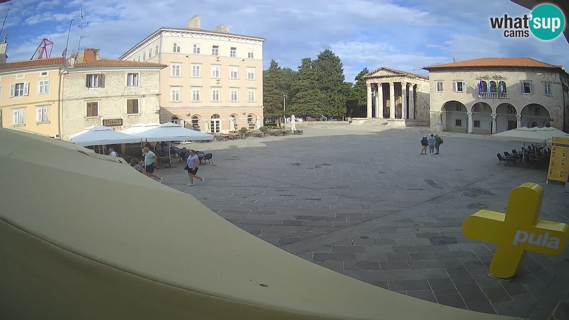 Pula – Live view of the Forum and the Tample of Augustus