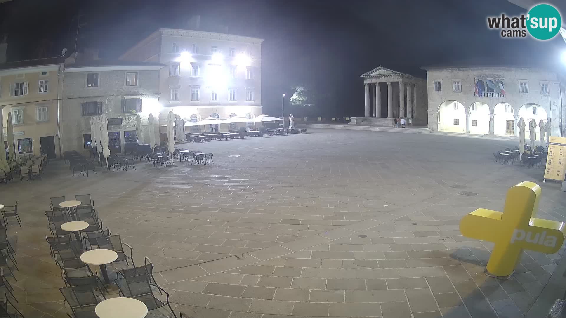 Pula – Live view of the Forum and the Tample of Augustus