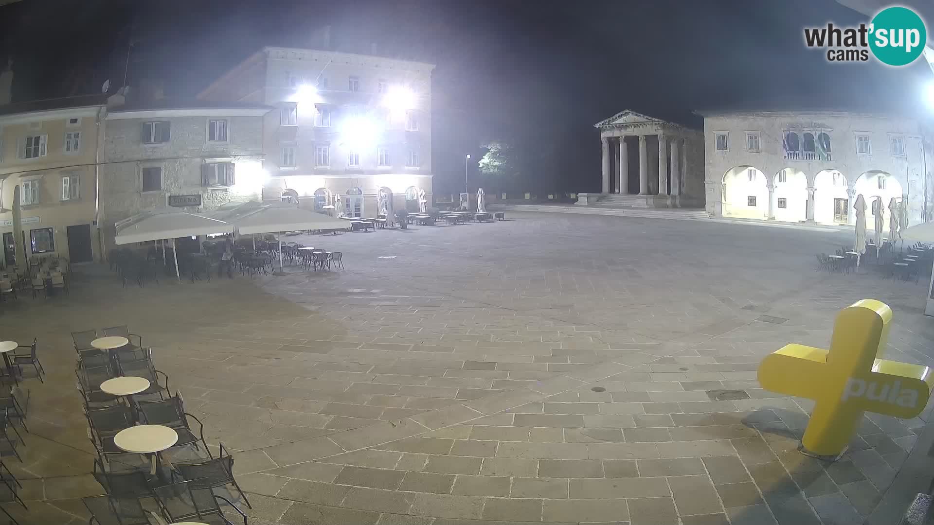 Pula – Live view of the Forum and the Tample of Augustus