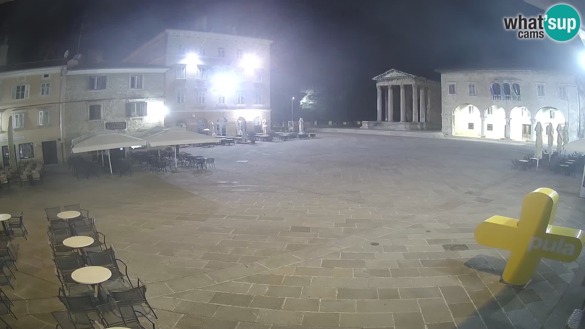 Pula – Live view of the Forum and the Tample of Augustus