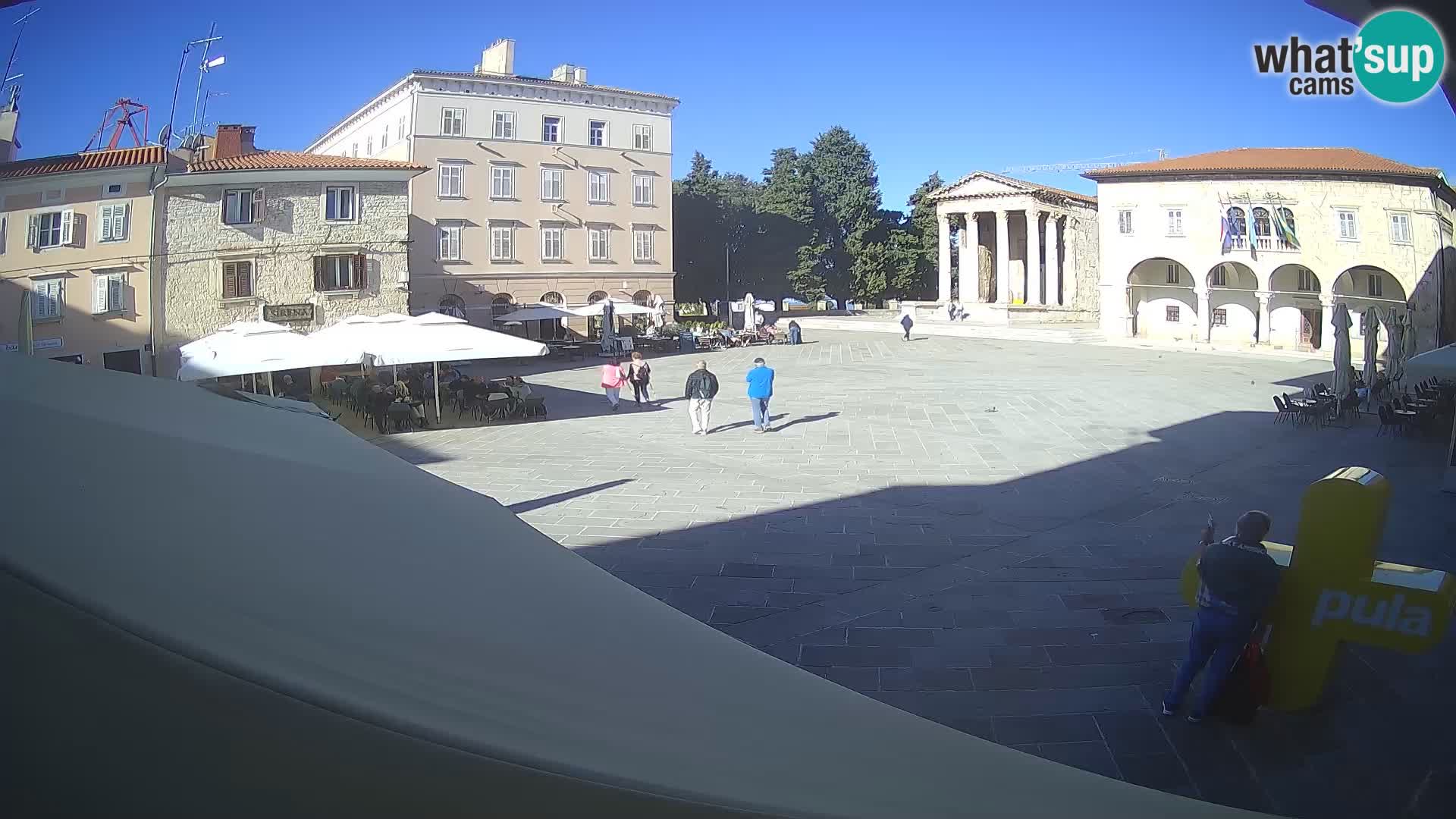 Pula – Live view of the Forum and the Tample of Augustus