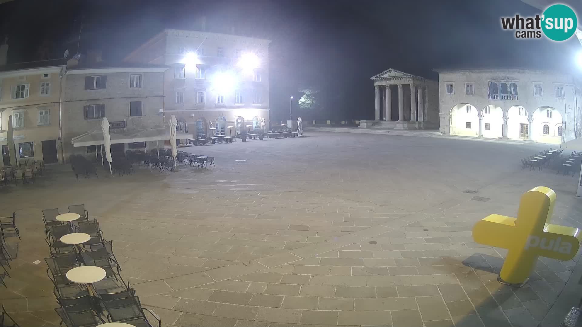 Pula – Live view of the Forum and the Tample of Augustus