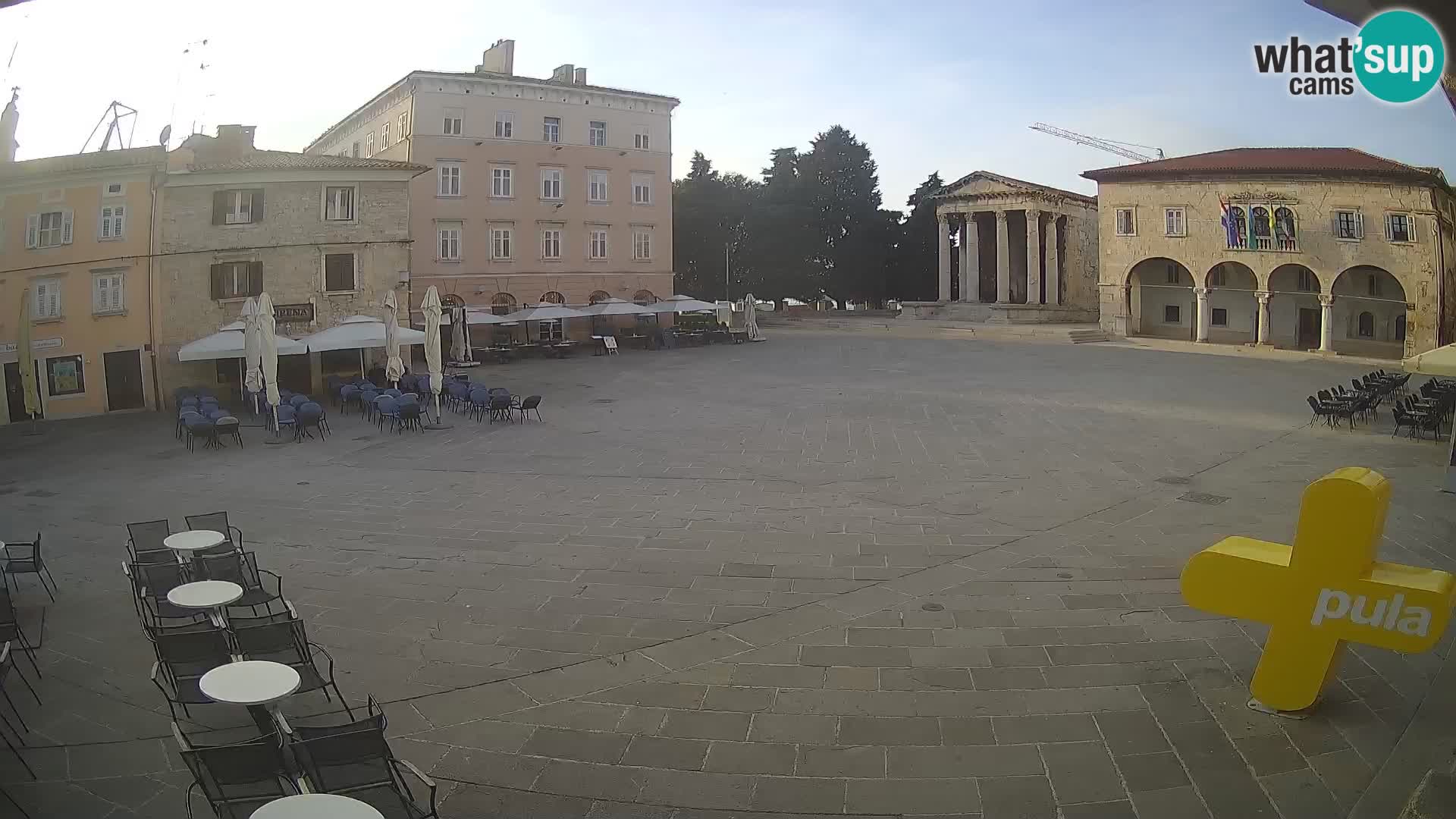 Pula – Live view of the Forum and the Tample of Augustus