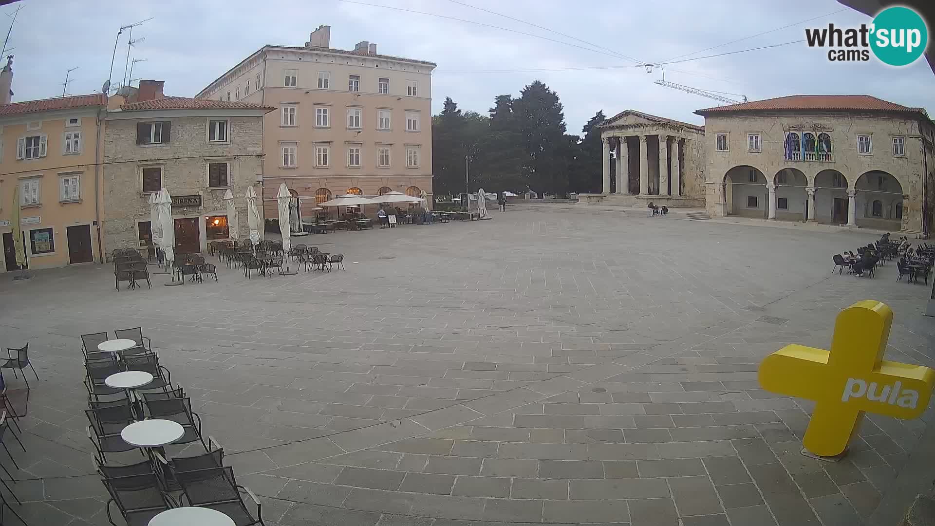 Pula – Live view of the Forum and the Tample of Augustus