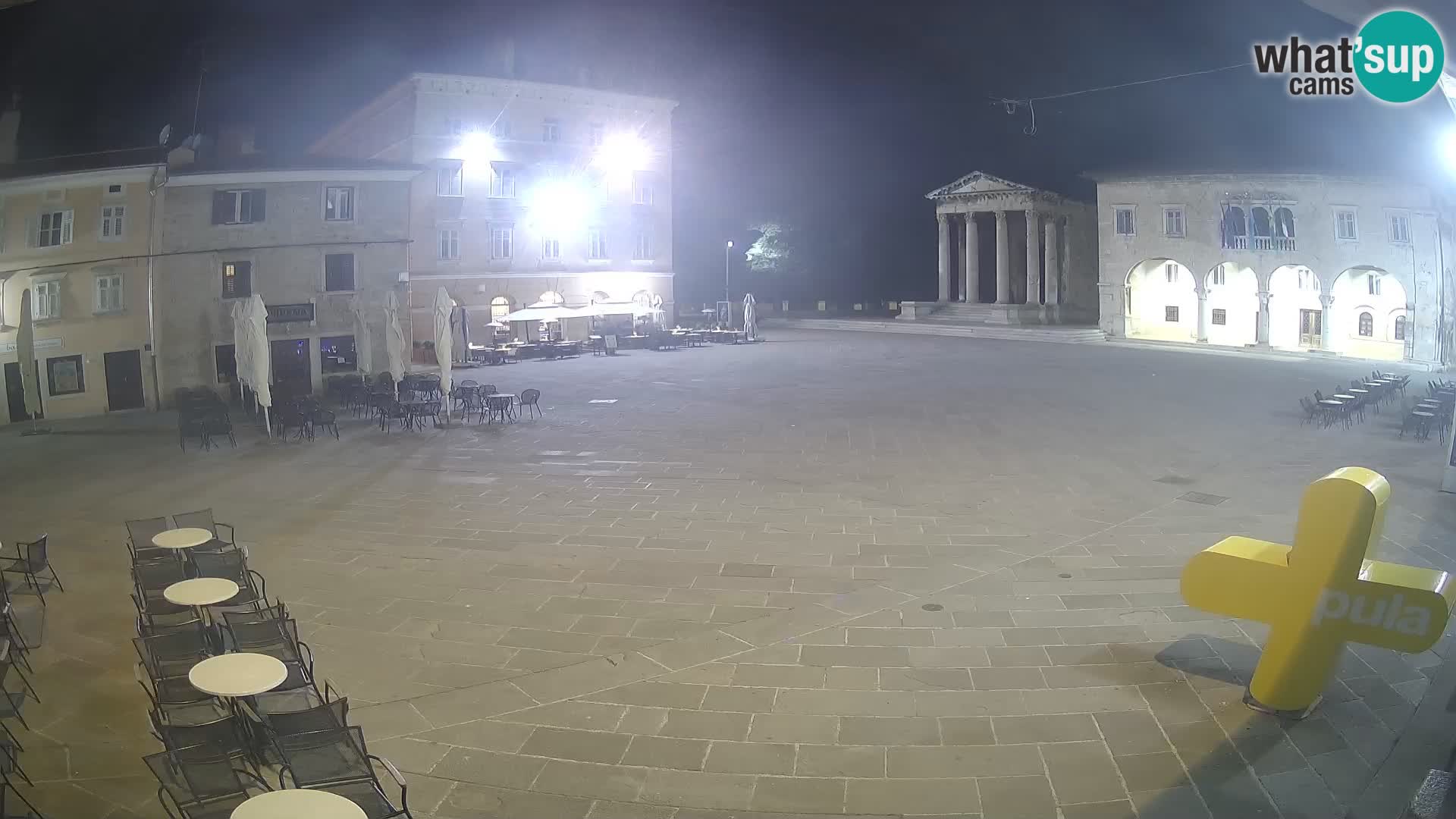 Pula – Live view of the Forum and the Tample of Augustus