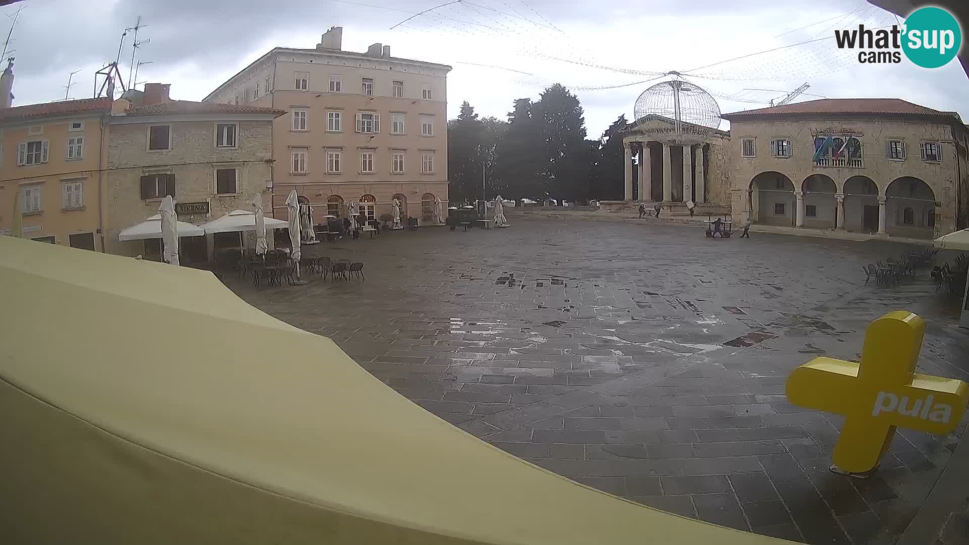 Pula webcam – Forum-Platz und Augustus-Tempel