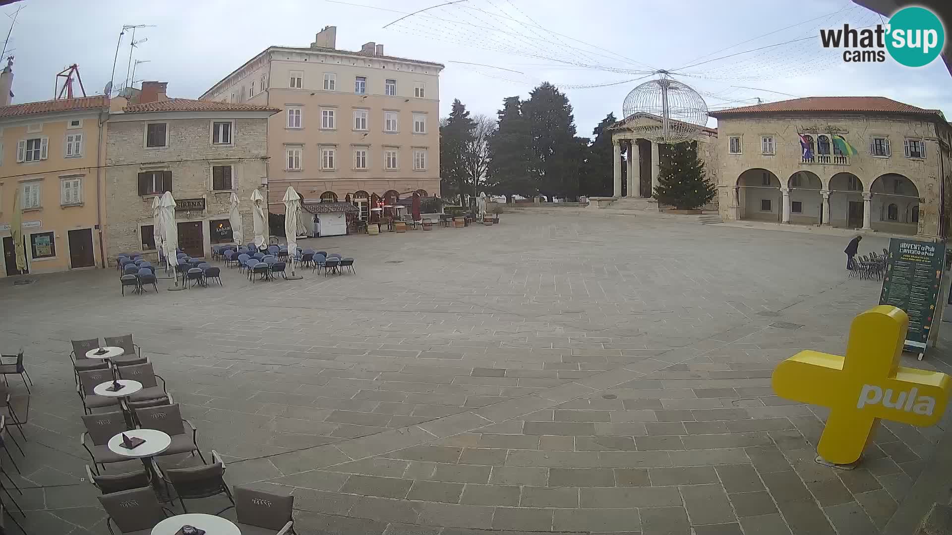 Pula webcam – Forum-Platz und Augustus-Tempel