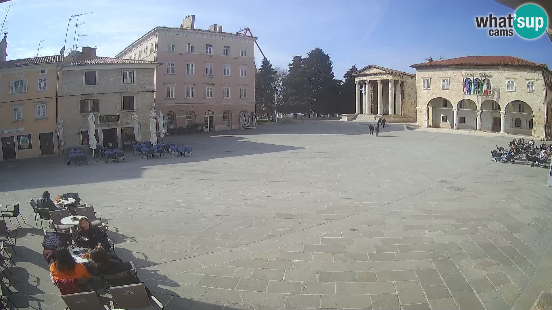 Pula – Live view of the Forum and the Tample of Augustus