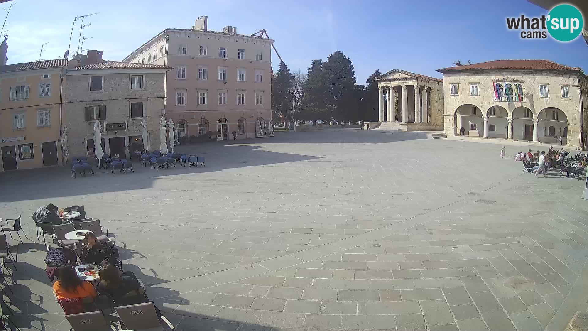 Pula – Live view of the Forum and the Tample of Augustus