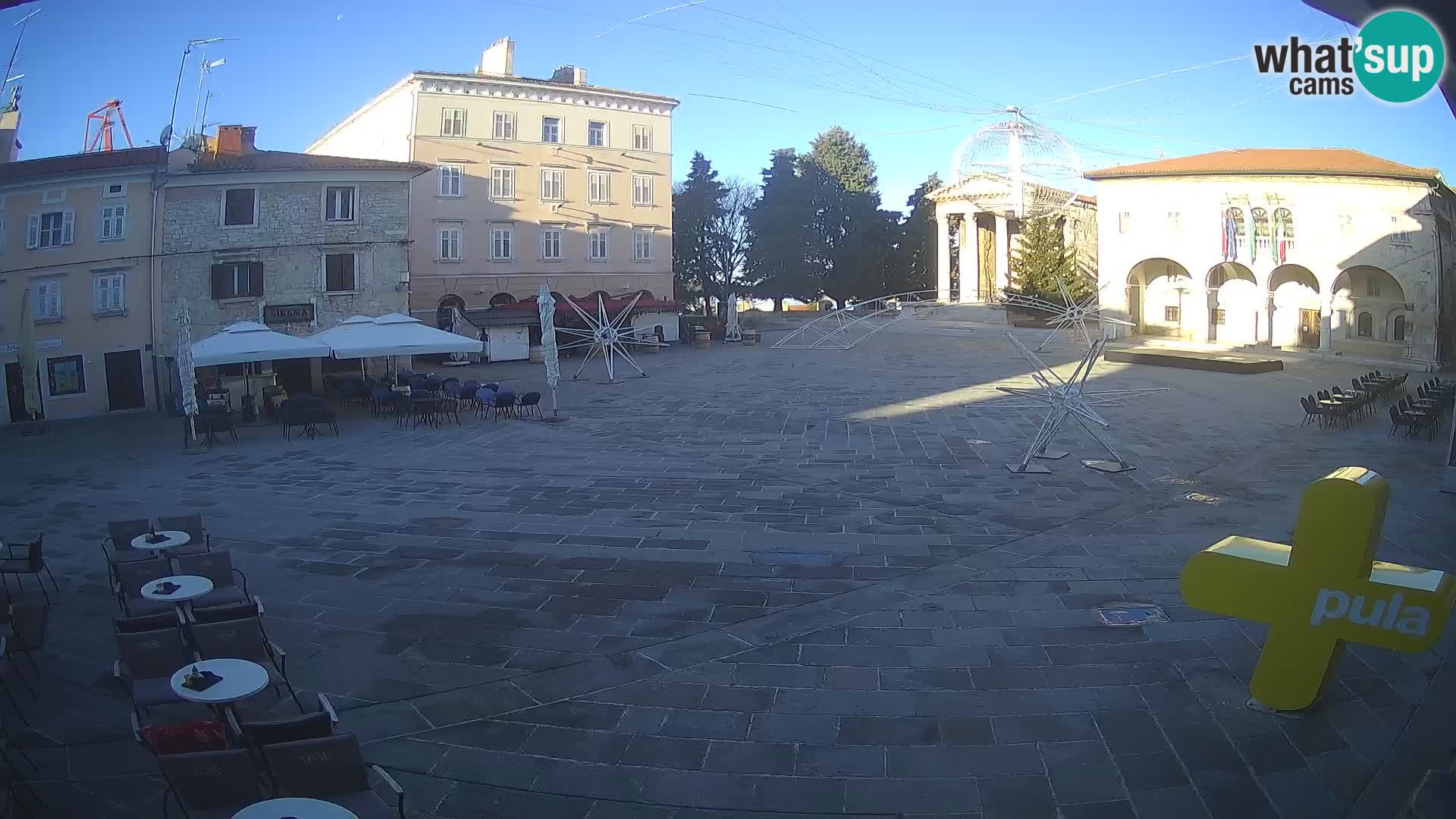 Pula – Live view of the Forum and the Tample of Augustus