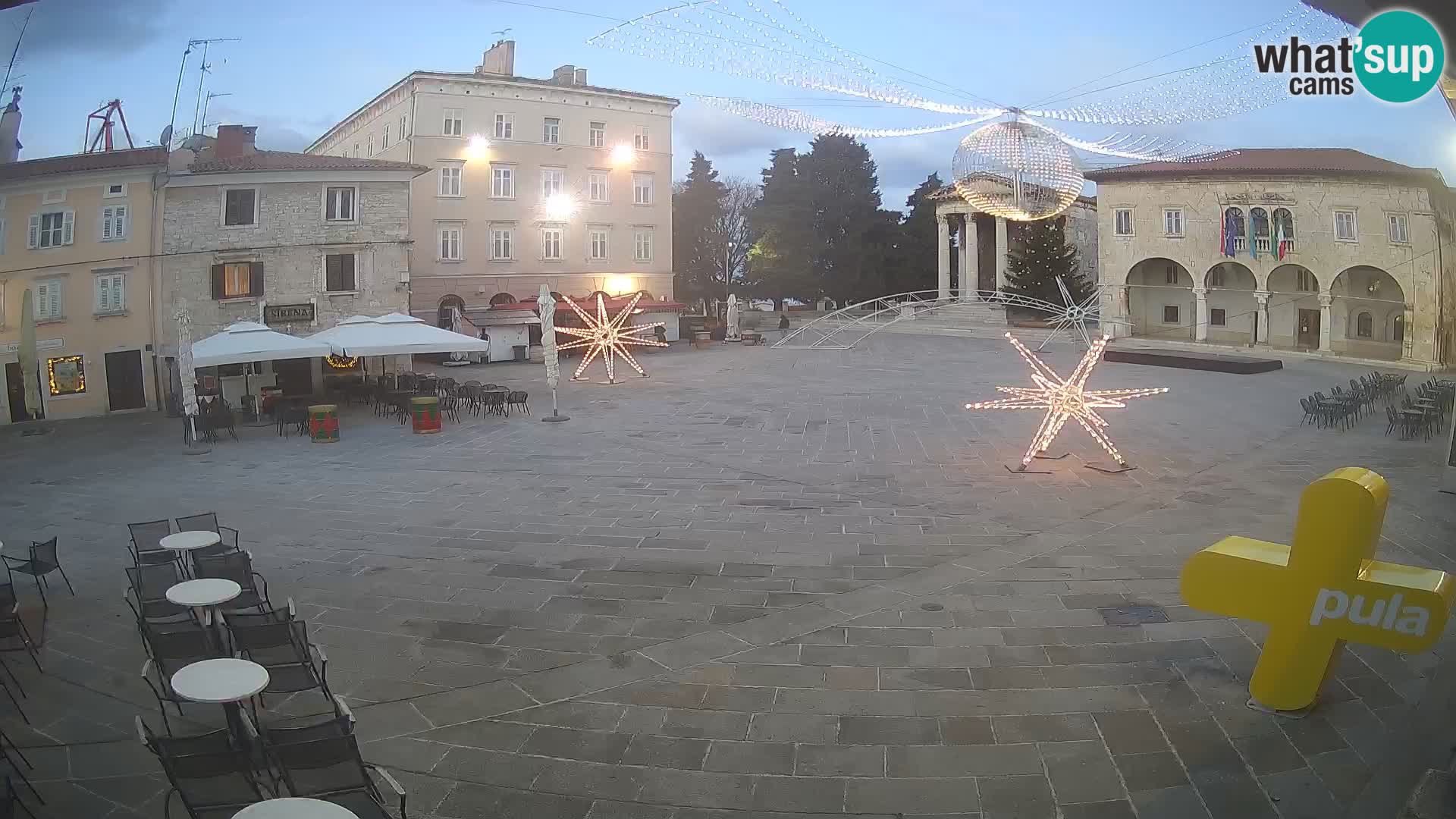 Pula – Live view of the Forum and the Tample of Augustus