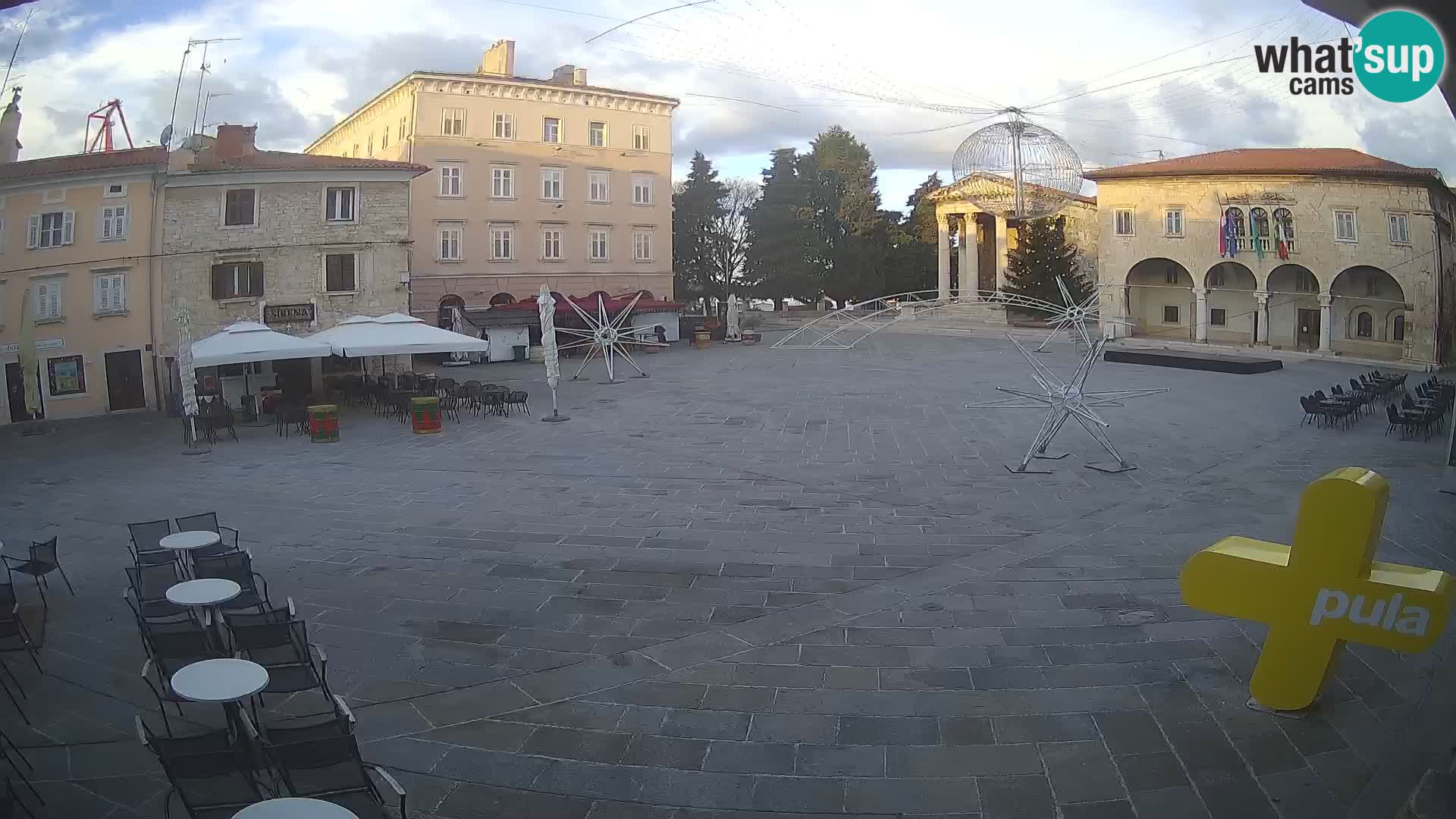 Pula webcam – Forum-Platz und Augustus-Tempel