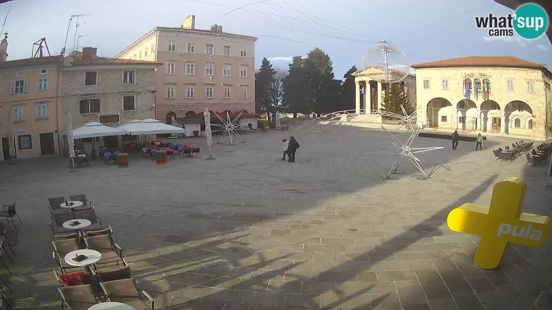 Pula webcam – Forum-Platz und Augustus-Tempel