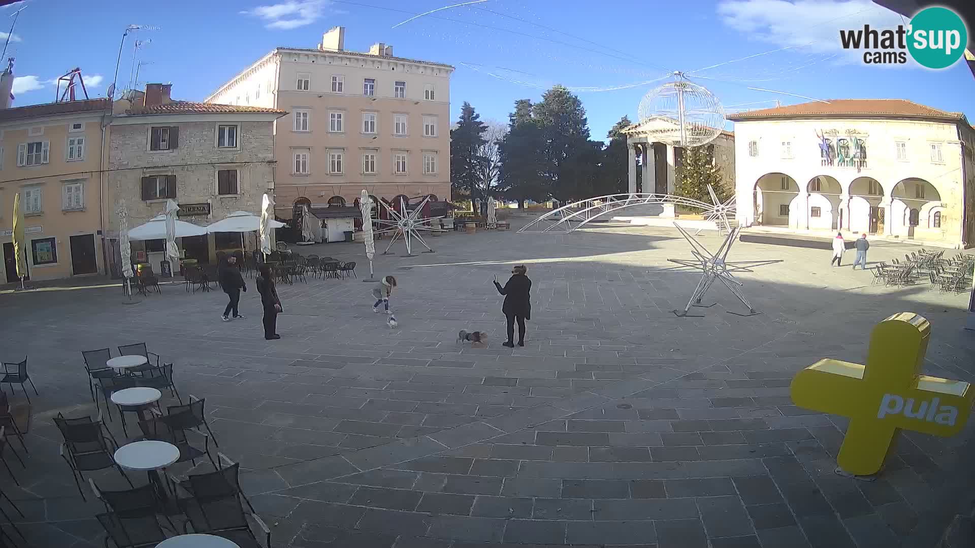 Pula – Live view of the Forum and the Tample of Augustus