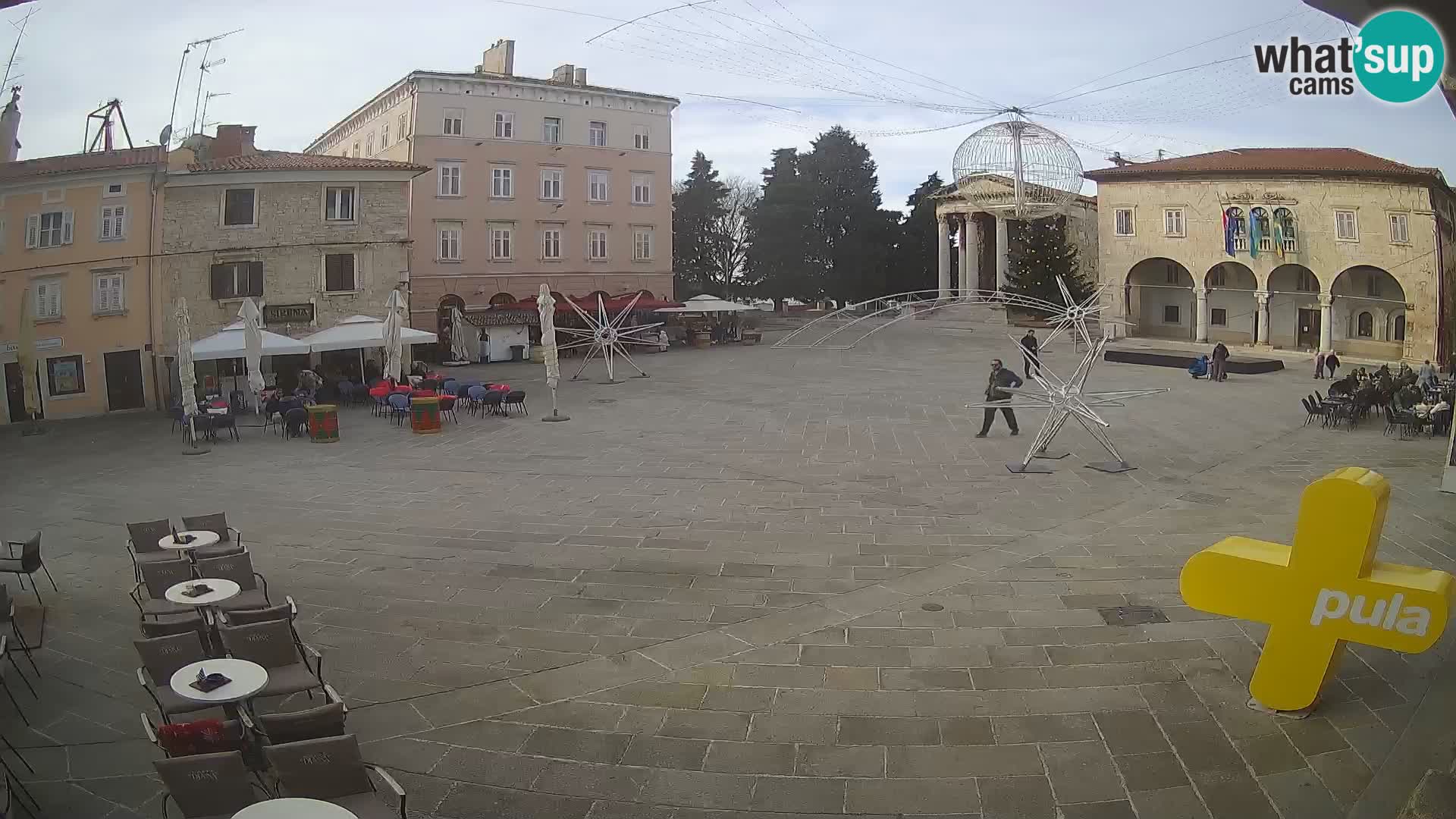 Pula – Live view of the Forum and the Tample of Augustus