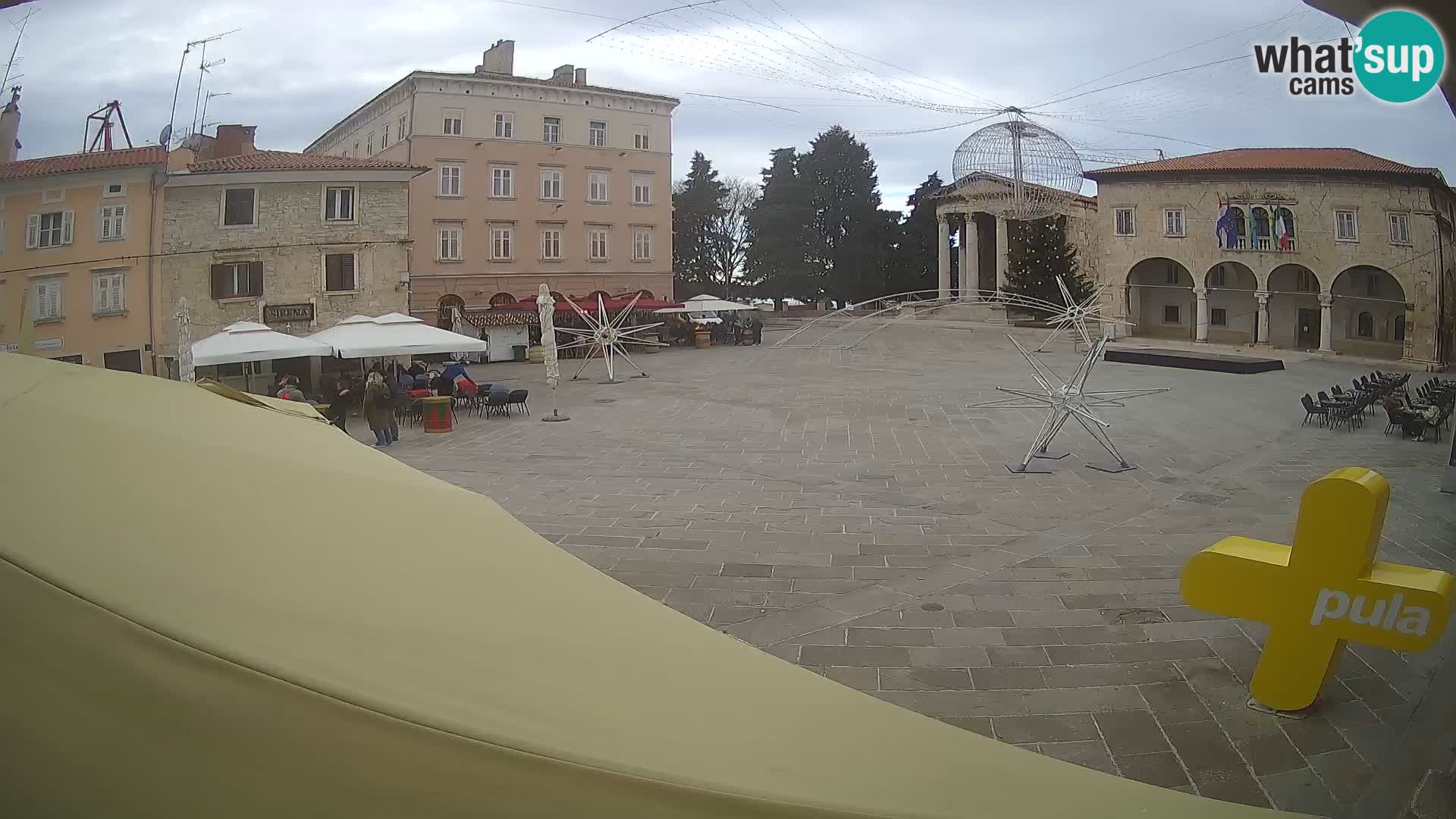 Pula – Live view of the Forum and the Tample of Augustus