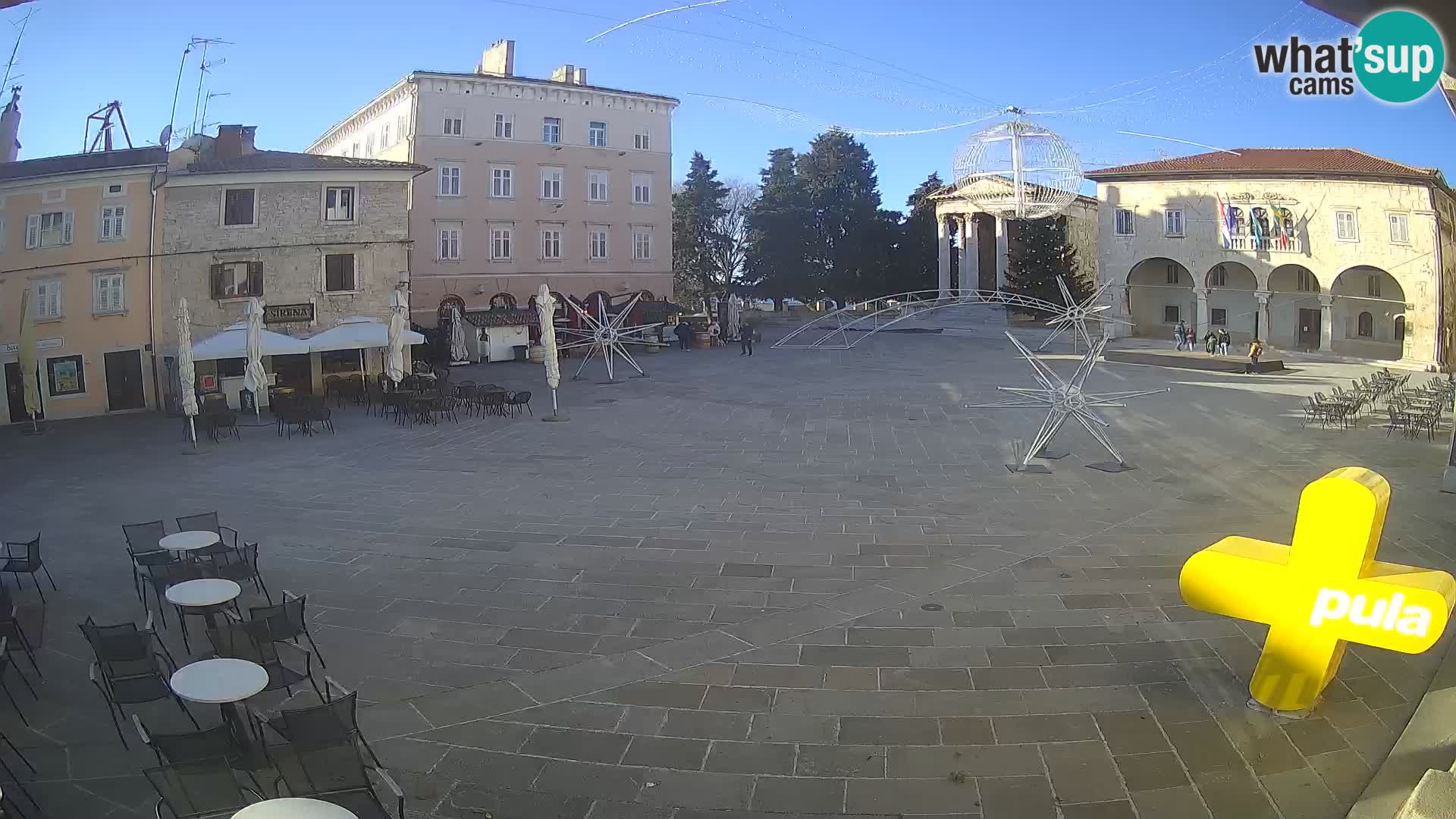 Pula – Live view of the Forum and the Tample of Augustus