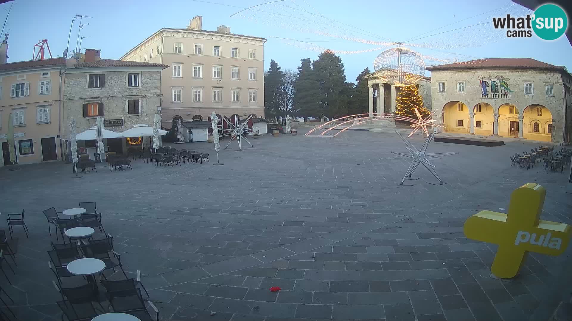 Pula webcam – Forum-Platz und Augustus-Tempel