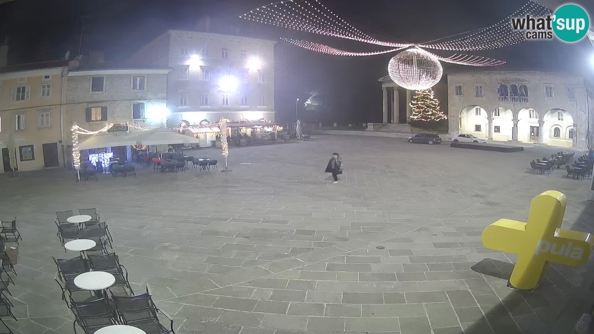 Pula – Live view of the Forum and the Tample of Augustus