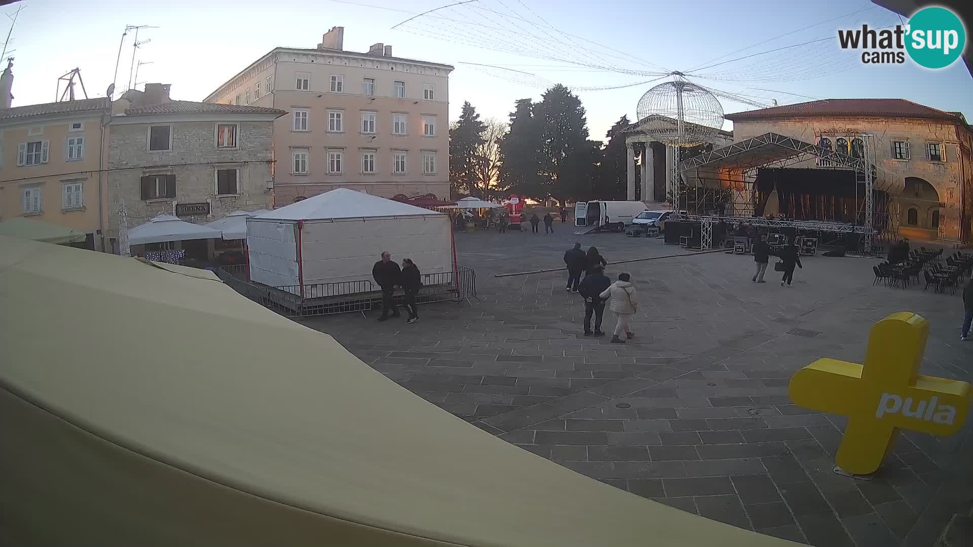 Pula webcam – Forum-Platz und Augustus-Tempel