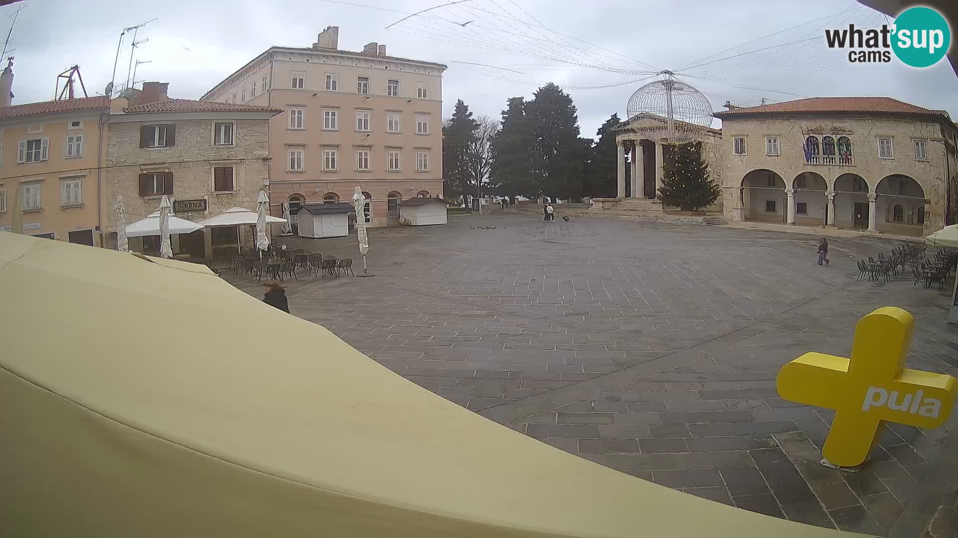 Pula – Live view of the Forum and the Tample of Augustus