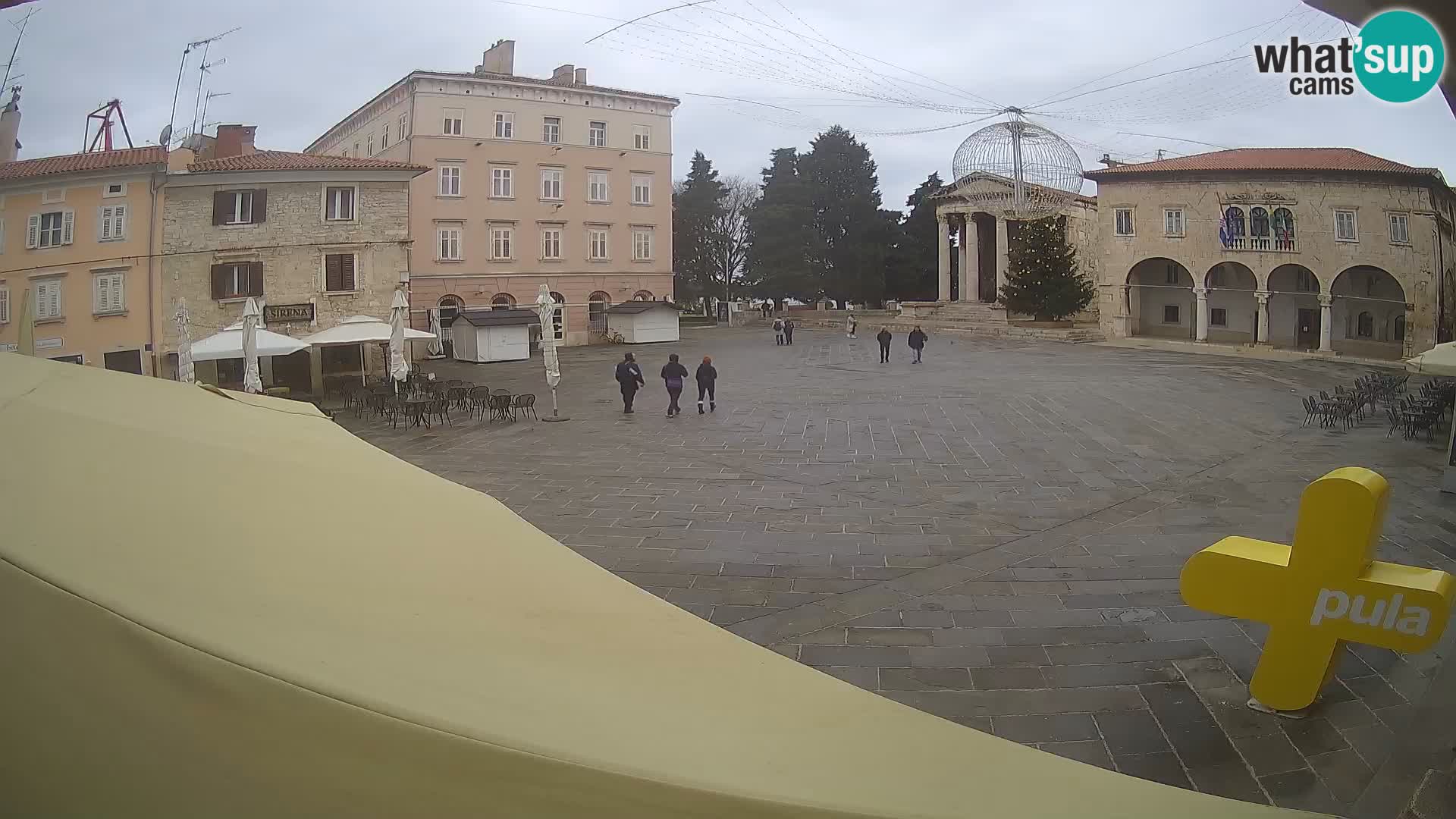 Pula webcam – Forum-Platz und Augustus-Tempel