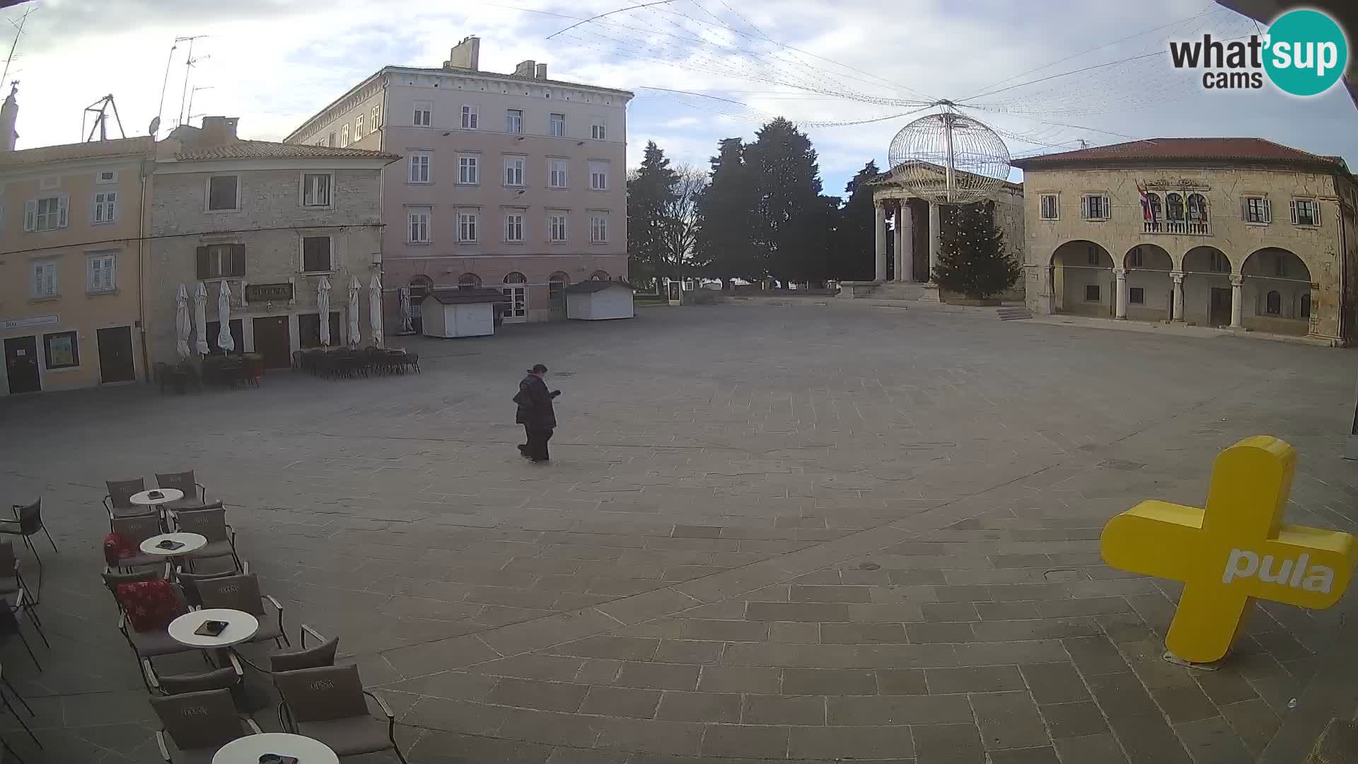 Pula – Live view of the Forum and the Tample of Augustus