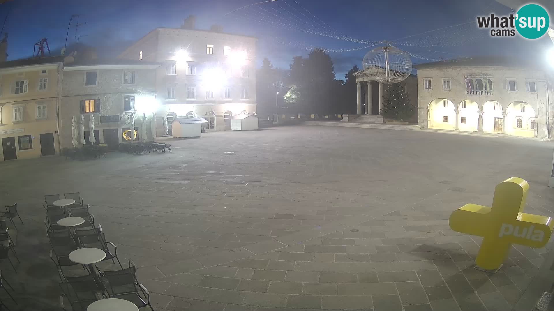 Pula – Live view of the Forum and the Tample of Augustus