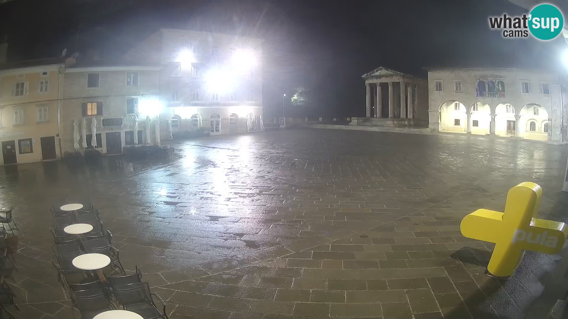 Pula – Live view of the Forum and the Tample of Augustus