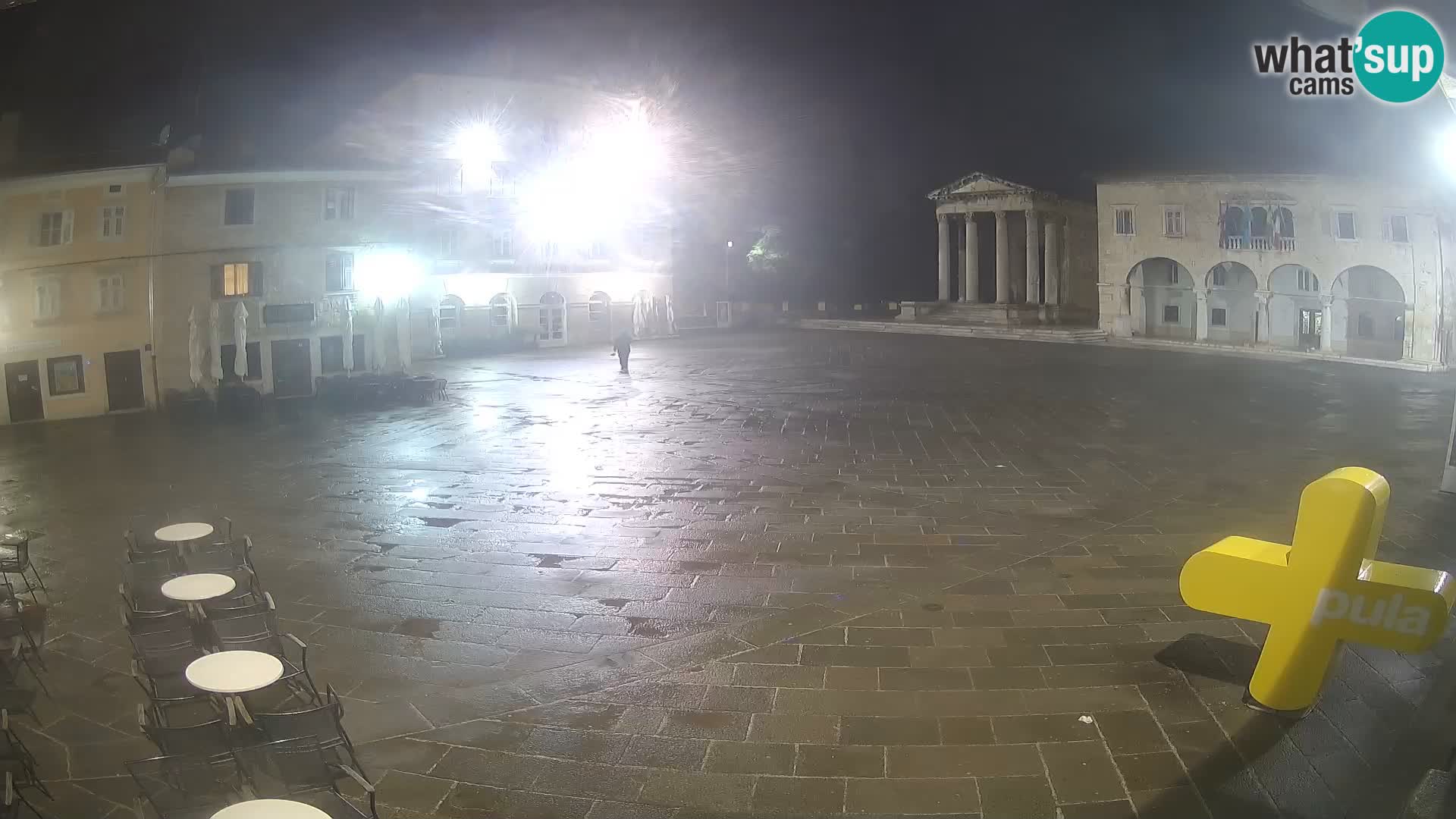 Pula – Live view of the Forum and the Tample of Augustus