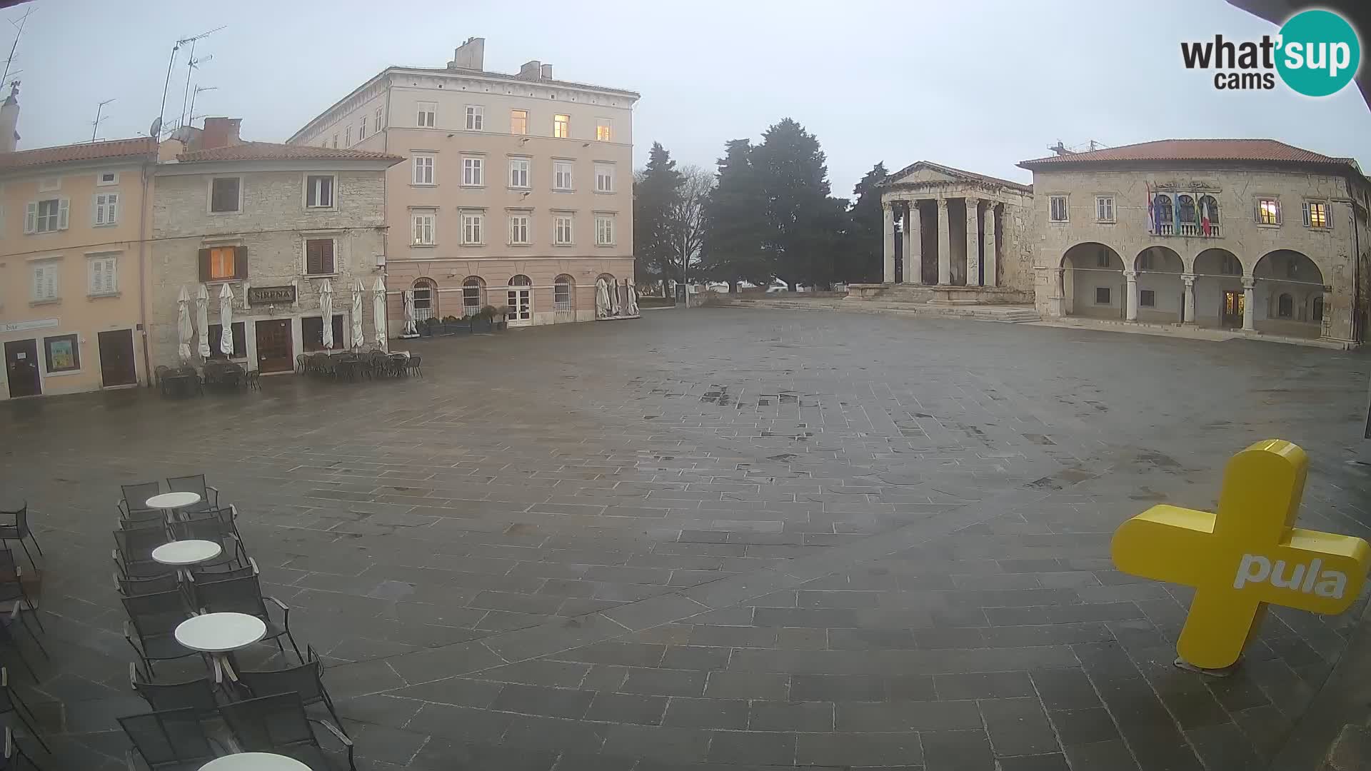 Pula – Live view of the Forum and the Tample of Augustus