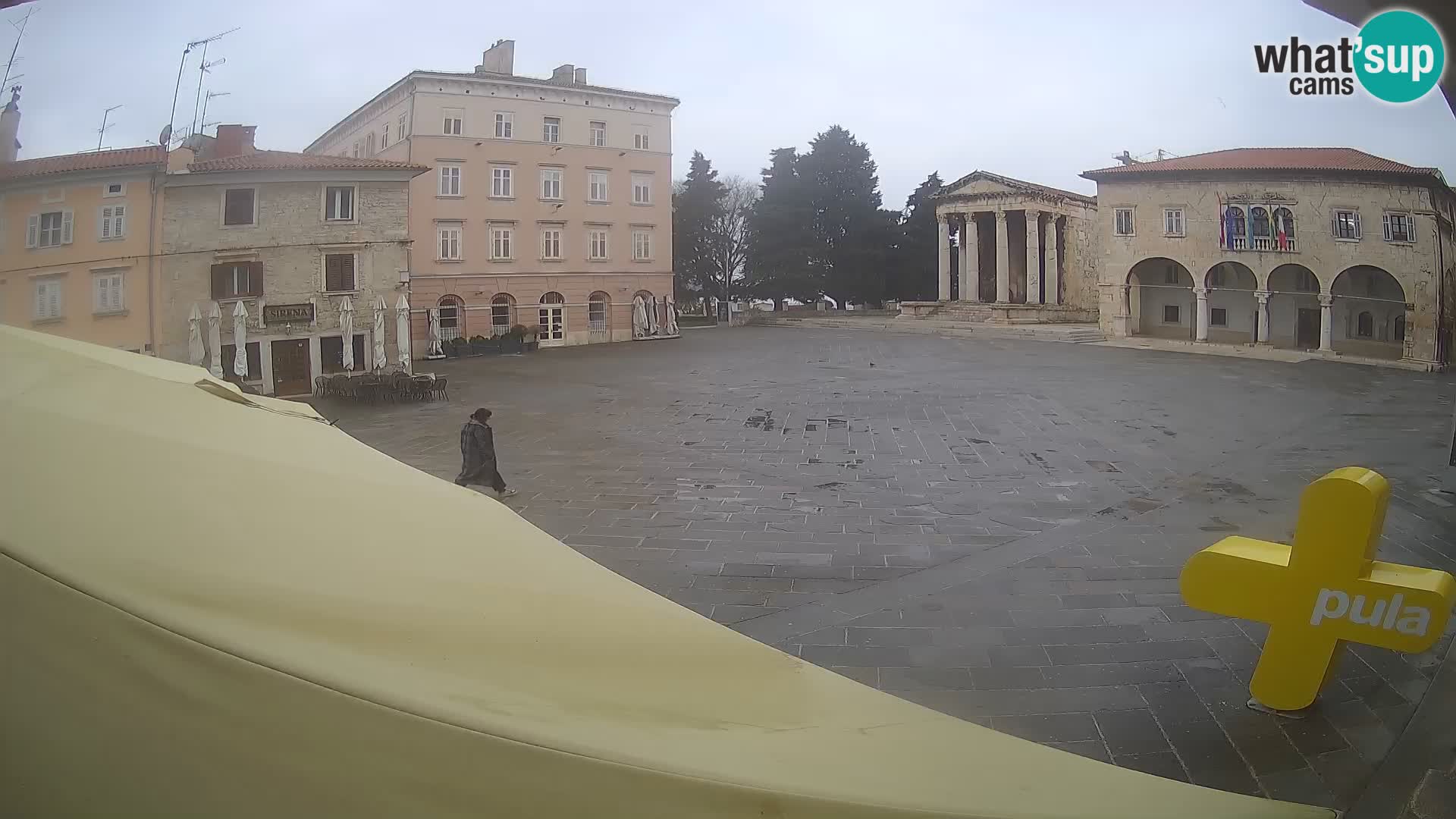 Pula – Live view of the Forum and the Tample of Augustus