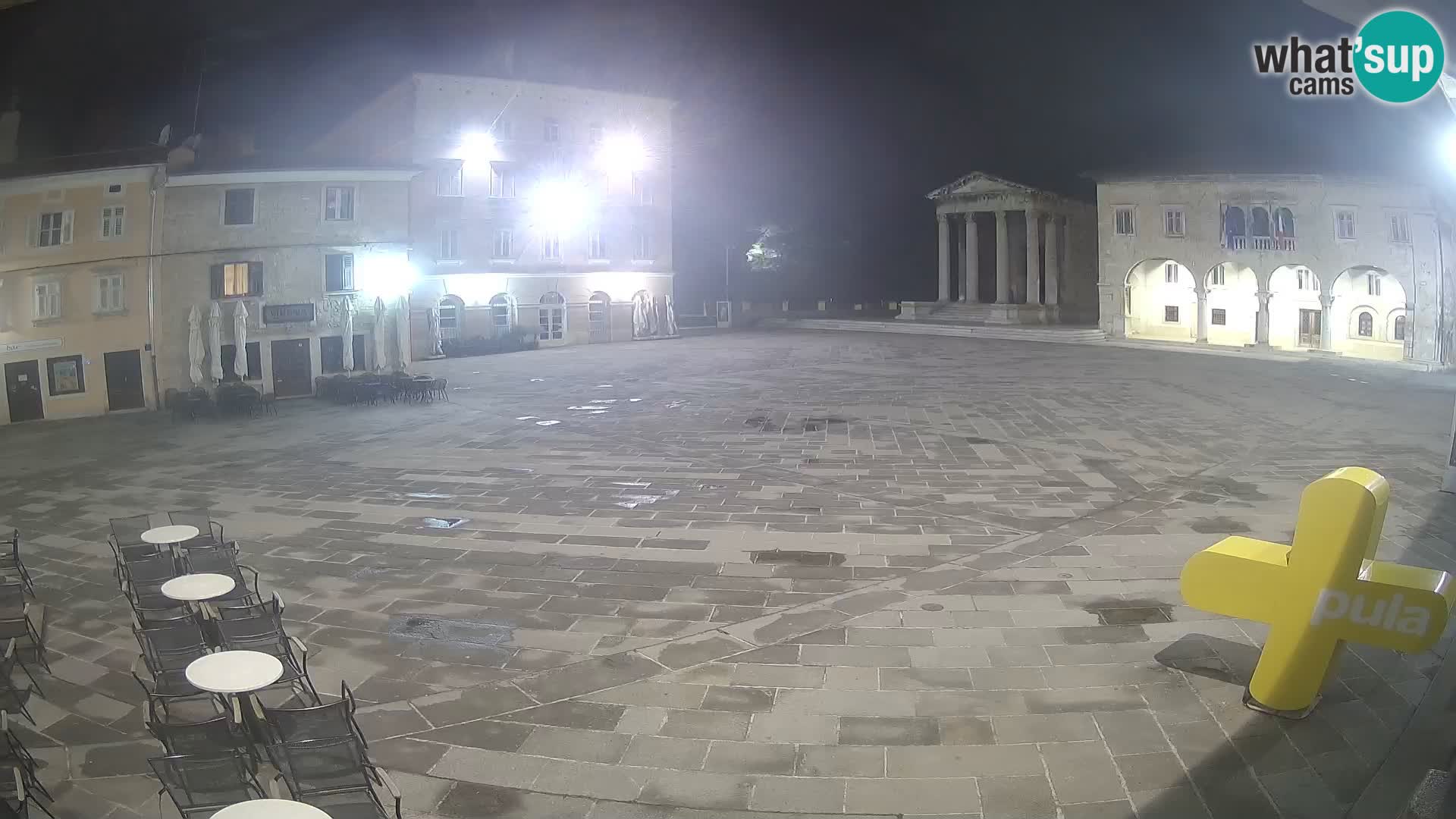 Pula – Live view of the Forum and the Tample of Augustus