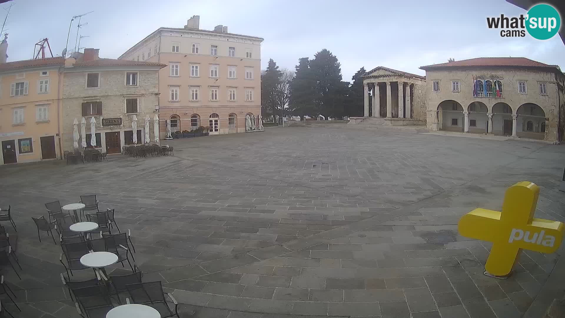 Pula – Live view of the Forum and the Tample of Augustus