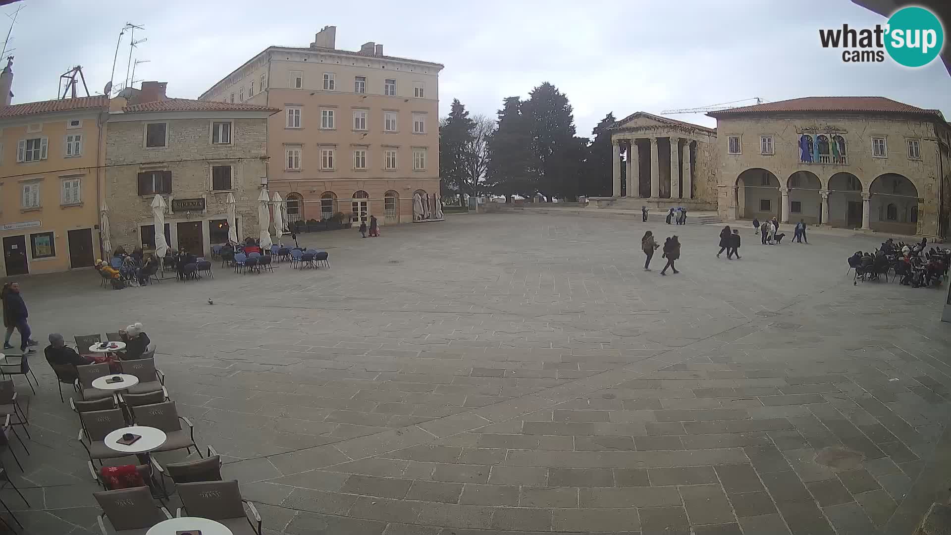 Pula webcam – Forum-Platz und Augustus-Tempel