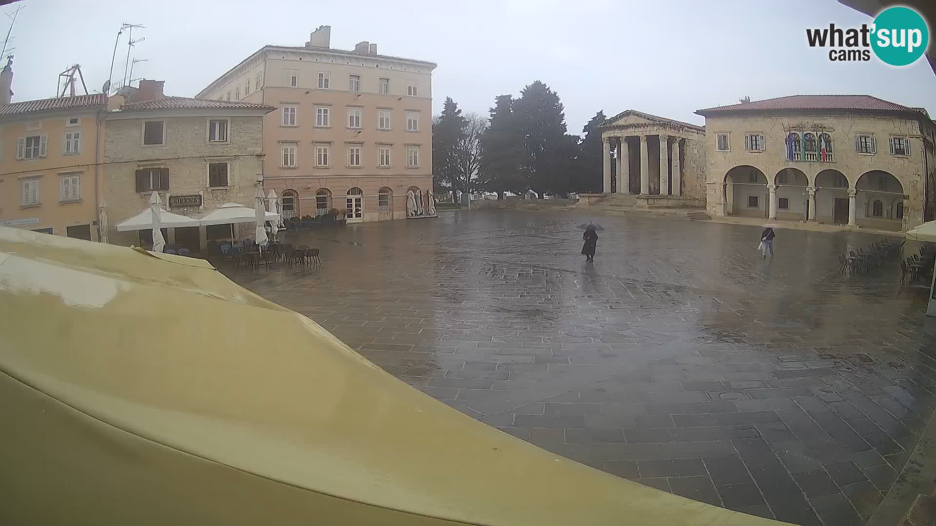 Pula – Live view of the Forum and the Tample of Augustus