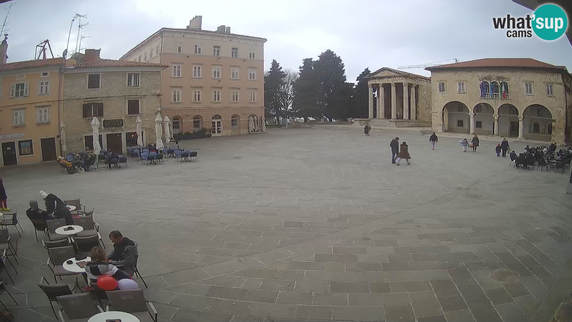 Pula webcam – Forum-Platz und Augustus-Tempel