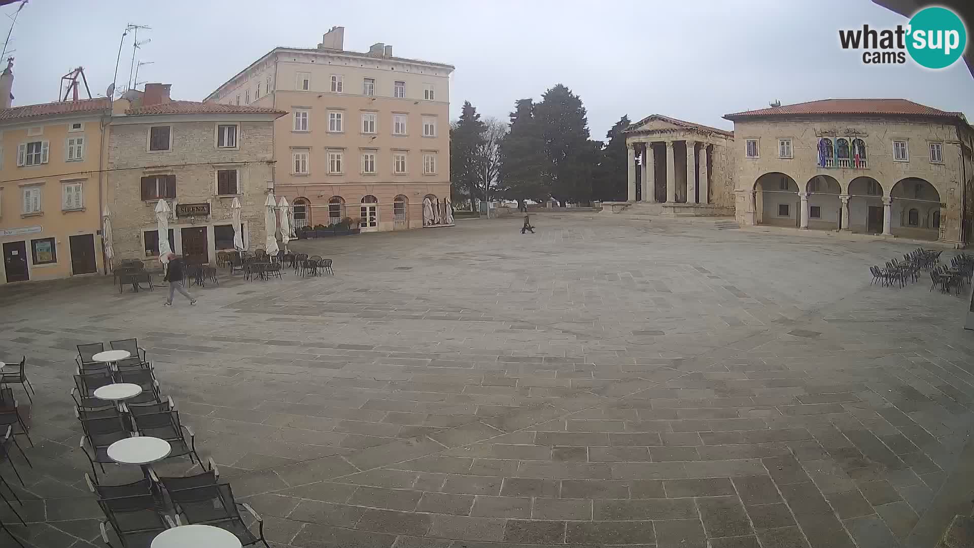 Pula – Live view of the Forum and the Tample of Augustus